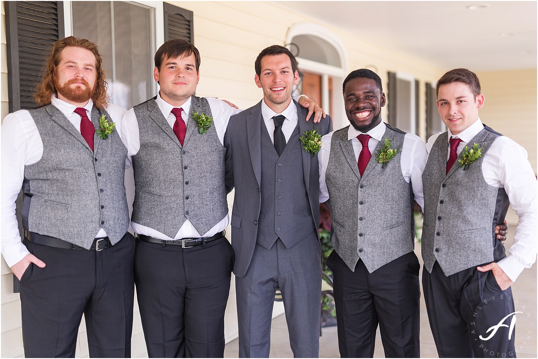 Farmville Wedding Photographer || Autumn Backyard Wedding in Central Virginia || Ashley Eiban Photography || www.ashleyeiban.com