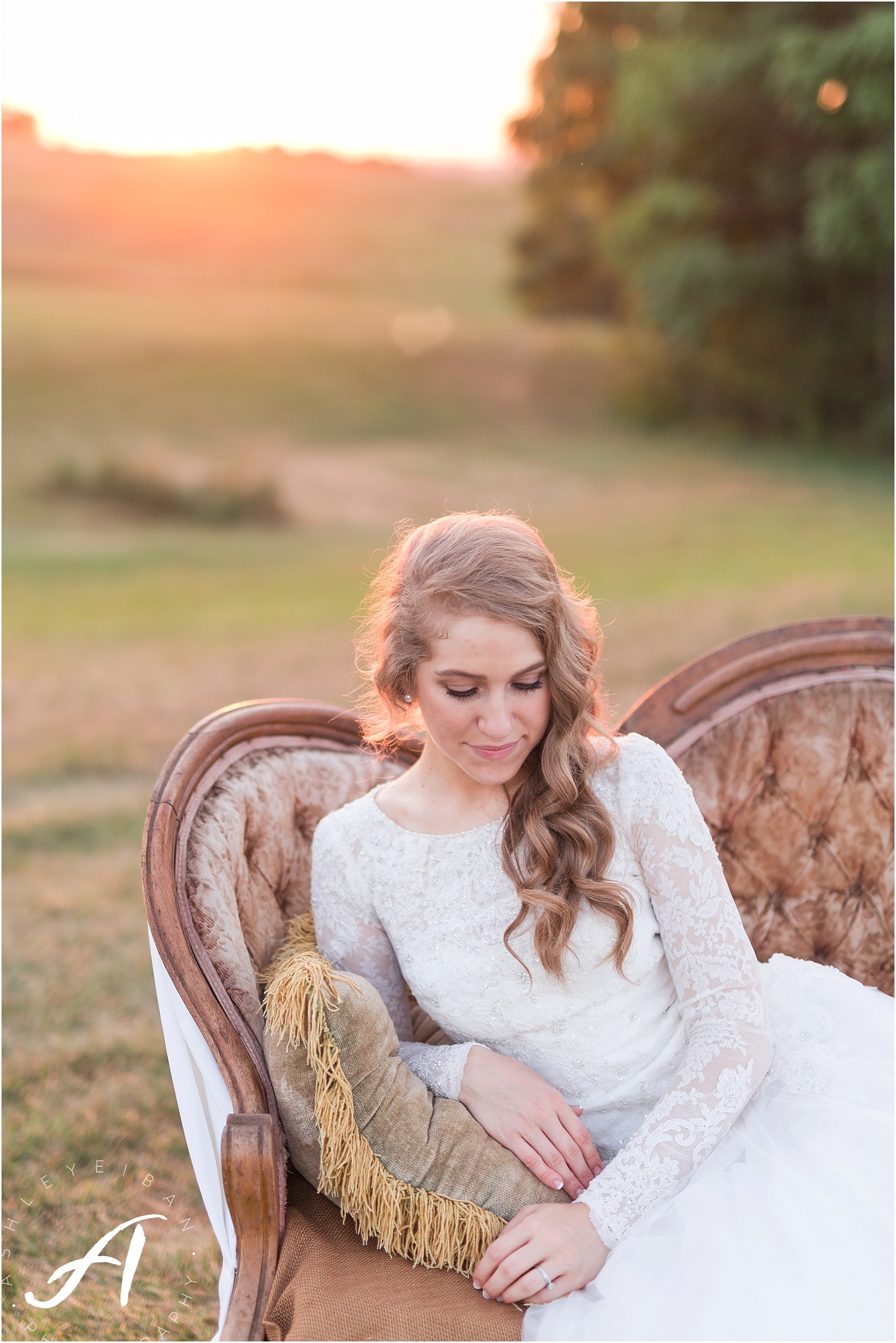 Farmville Wedding Photographer || Autumn Backyard Wedding in Central Virginia || Ashley Eiban Photography || www.ashleyeiban.com