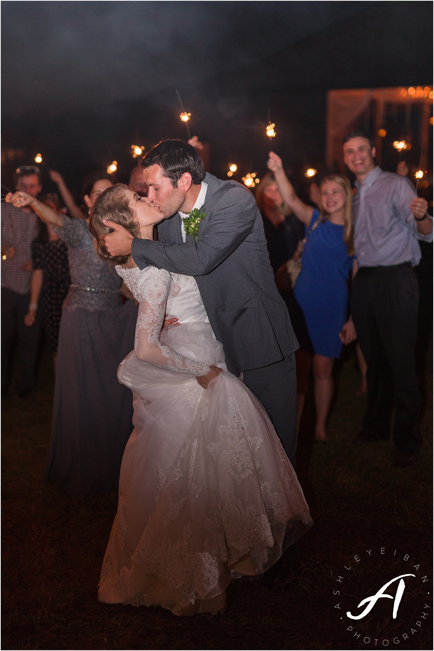 Farmville Wedding Photographer || Autumn Backyard Wedding in Central Virginia || Ashley Eiban Photography || www.ashleyeiban.com
