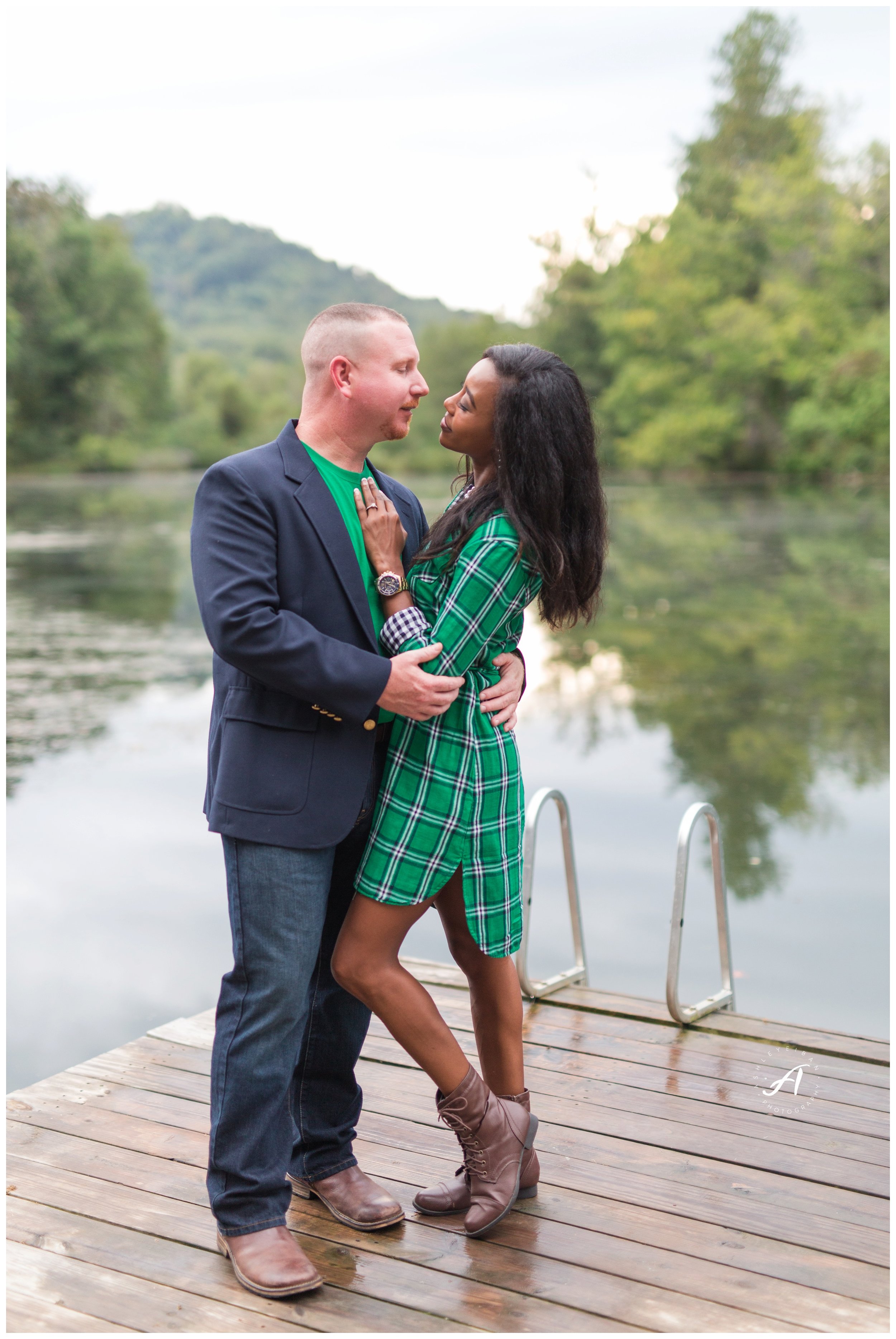 Charlottesville and Lynchburg Fall Engagement Session || Ashley Eiban Photography || www.ashleyeiban.com