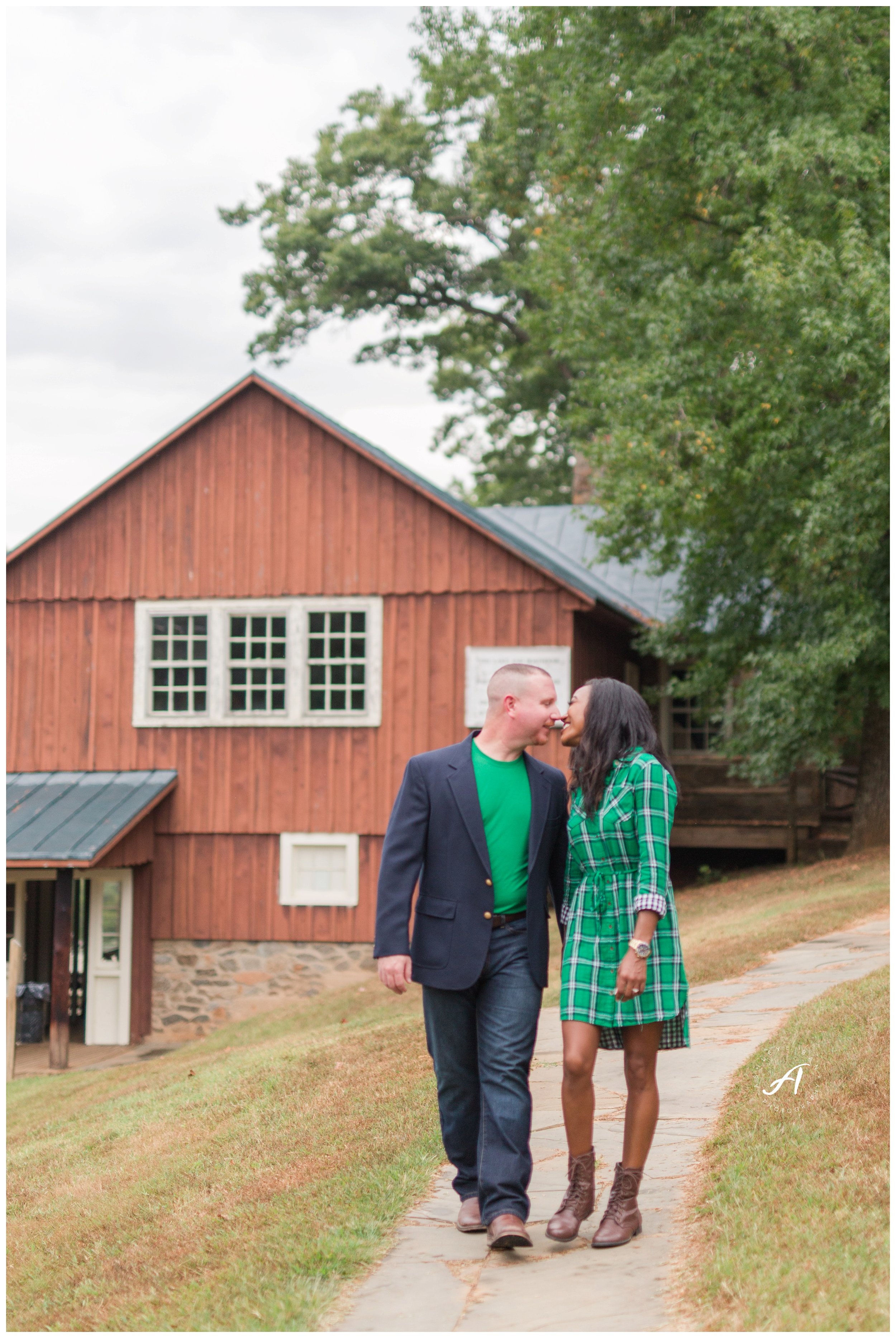 Charlottesville and Lynchburg Fall Engagement Session || Ashley Eiban Photography || www.ashleyeiban.com