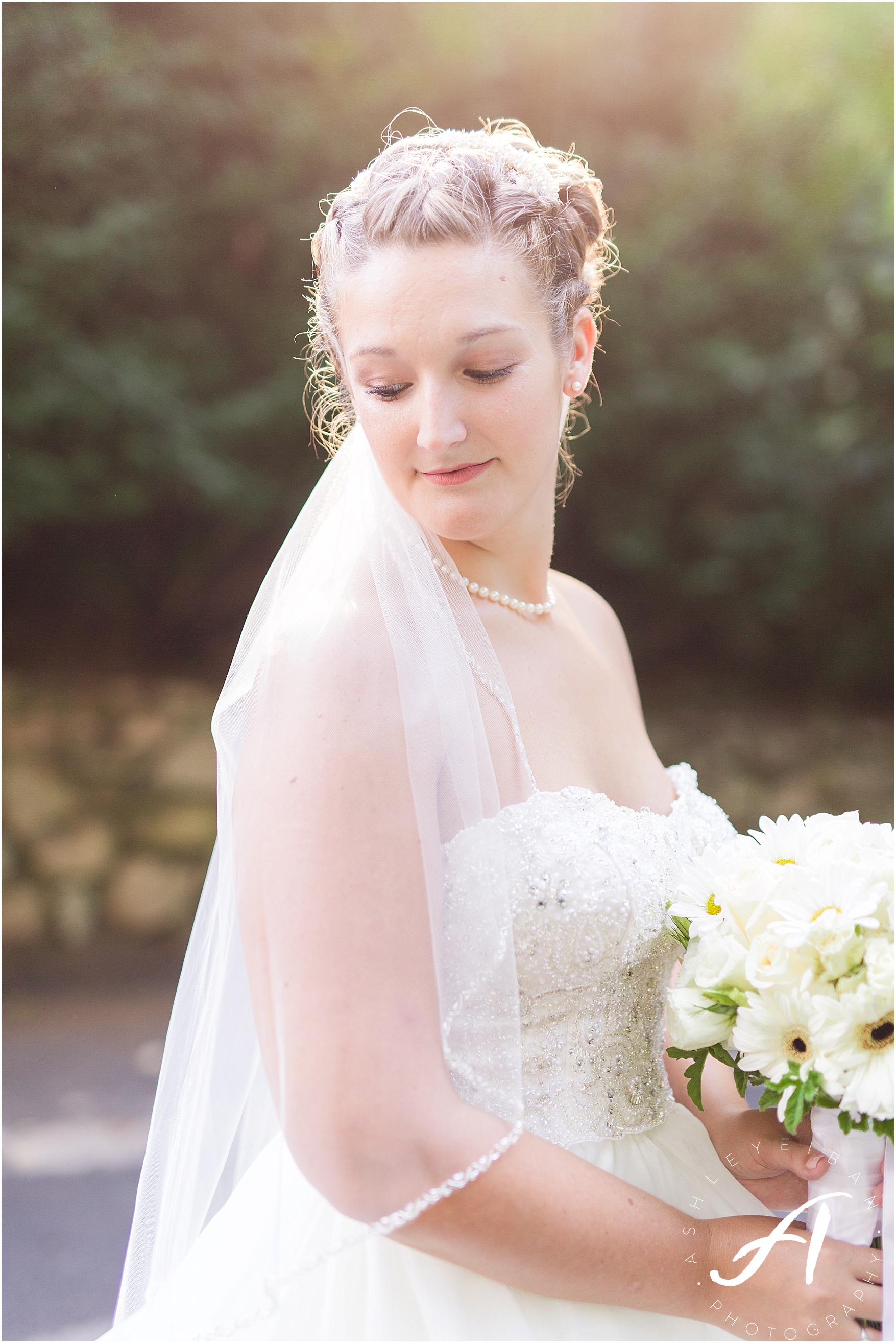 Fall Backyard Wedding in Lynchburg, Virginia || Central Virginia Wedding Photographer || Ashley Eiban Photography || www.ashleyeiban.com