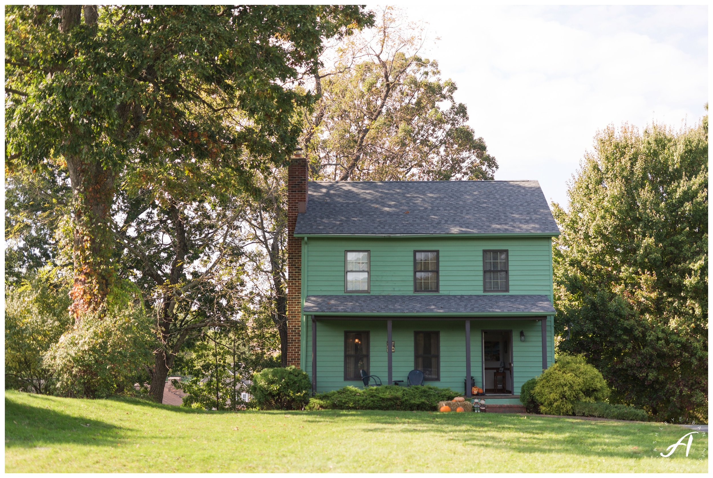 Staunton Church Wedding || Central Virginia Wedding Photographer || www.ashleyeiban.com