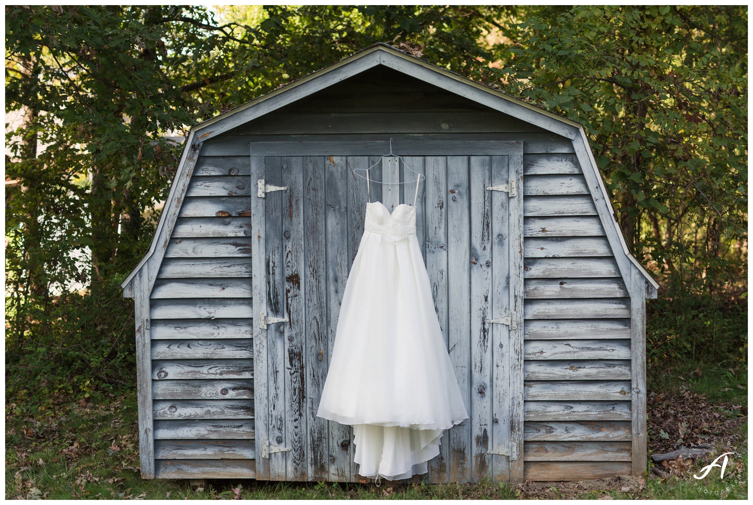 Staunton Church Wedding || Central Virginia Wedding Photographer || www.ashleyeiban.com