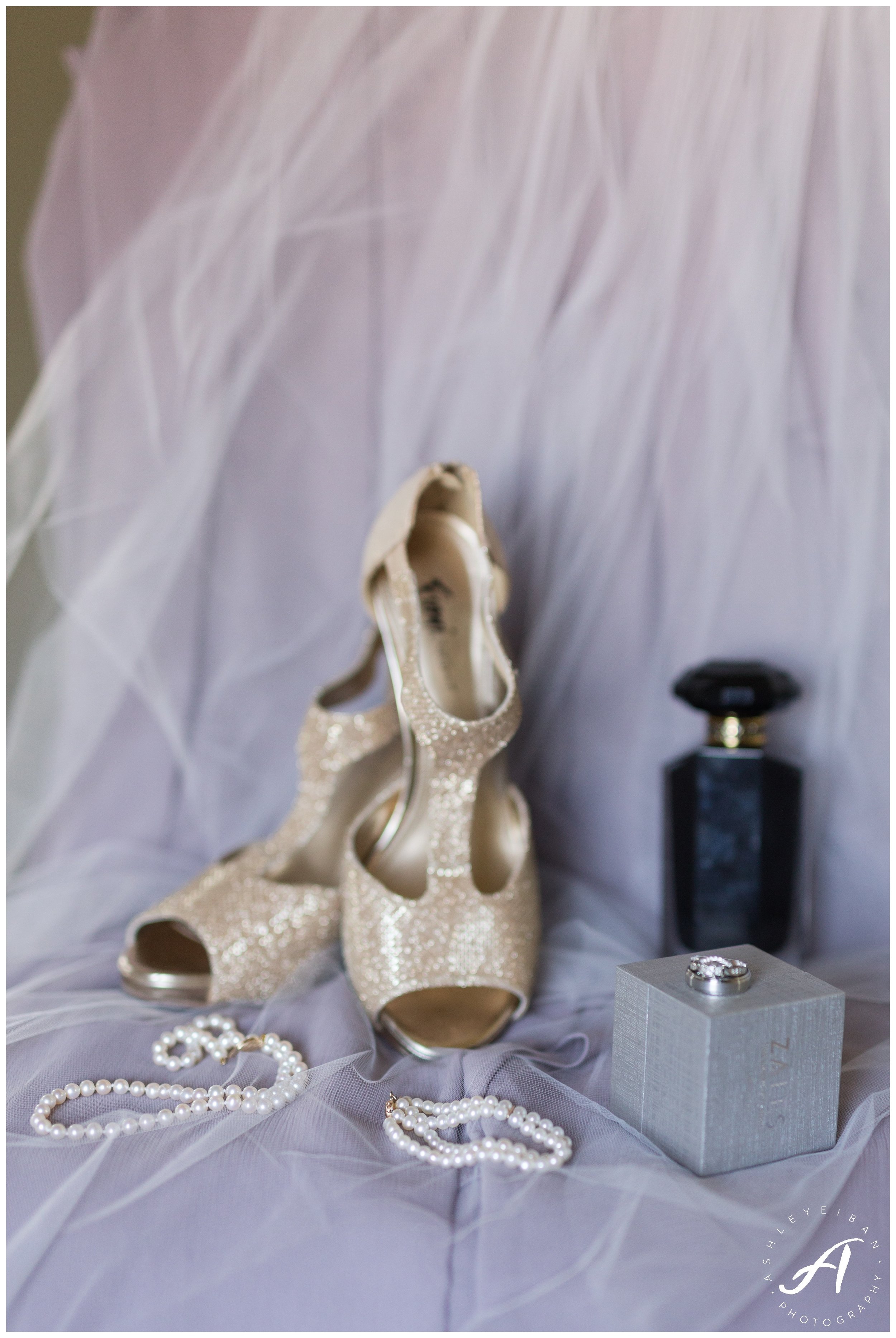 Staunton Church Wedding || Central Virginia Wedding Photographer || www.ashleyeiban.com