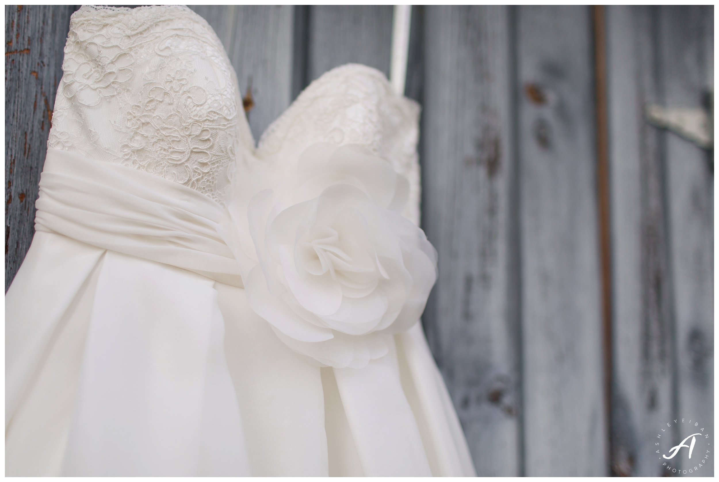 Staunton Church Wedding || Central Virginia Wedding Photographer || www.ashleyeiban.com