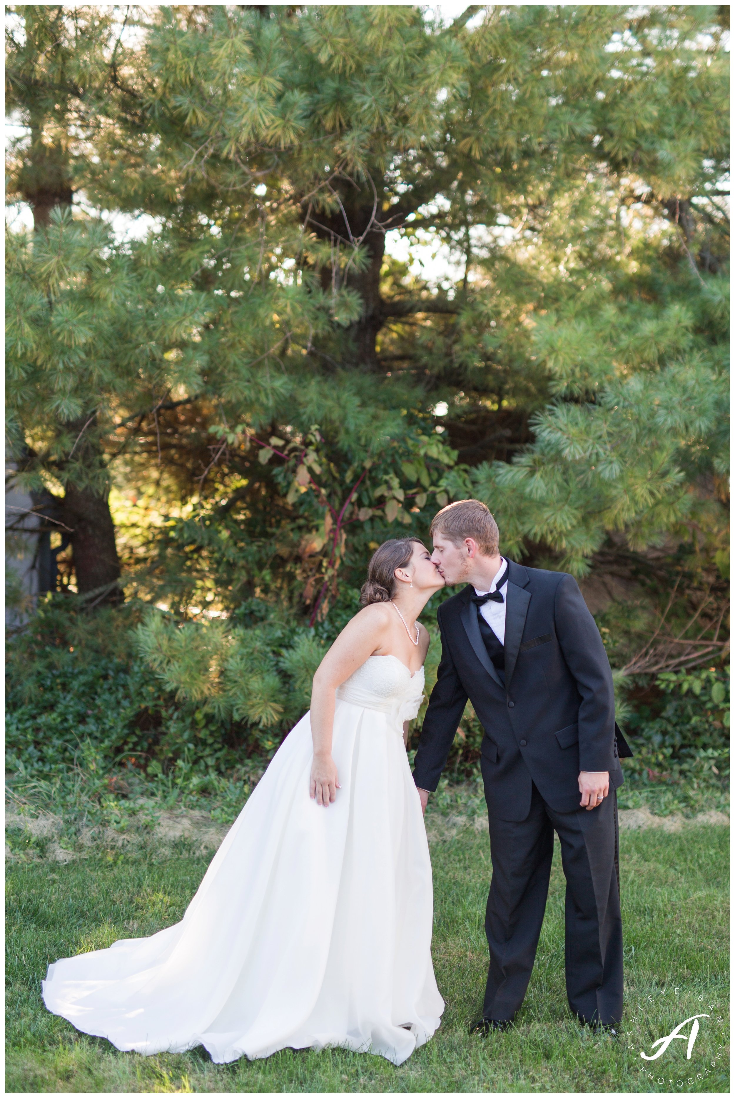 Staunton Church Wedding || Central Virginia Wedding Photographer || www.ashleyeiban.com