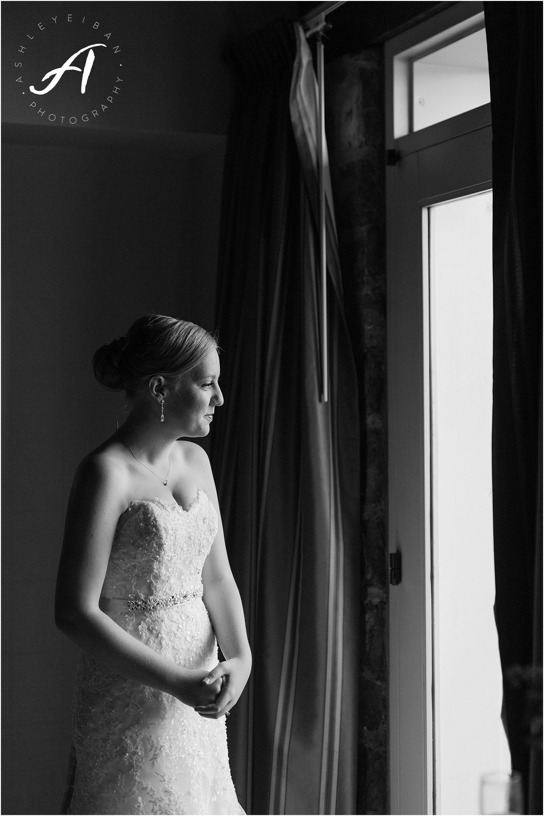 Craddock Terry Wedding in Downtown Lynchburg || Charlottesville Wedding Photographer || www.ashleyeiban.com