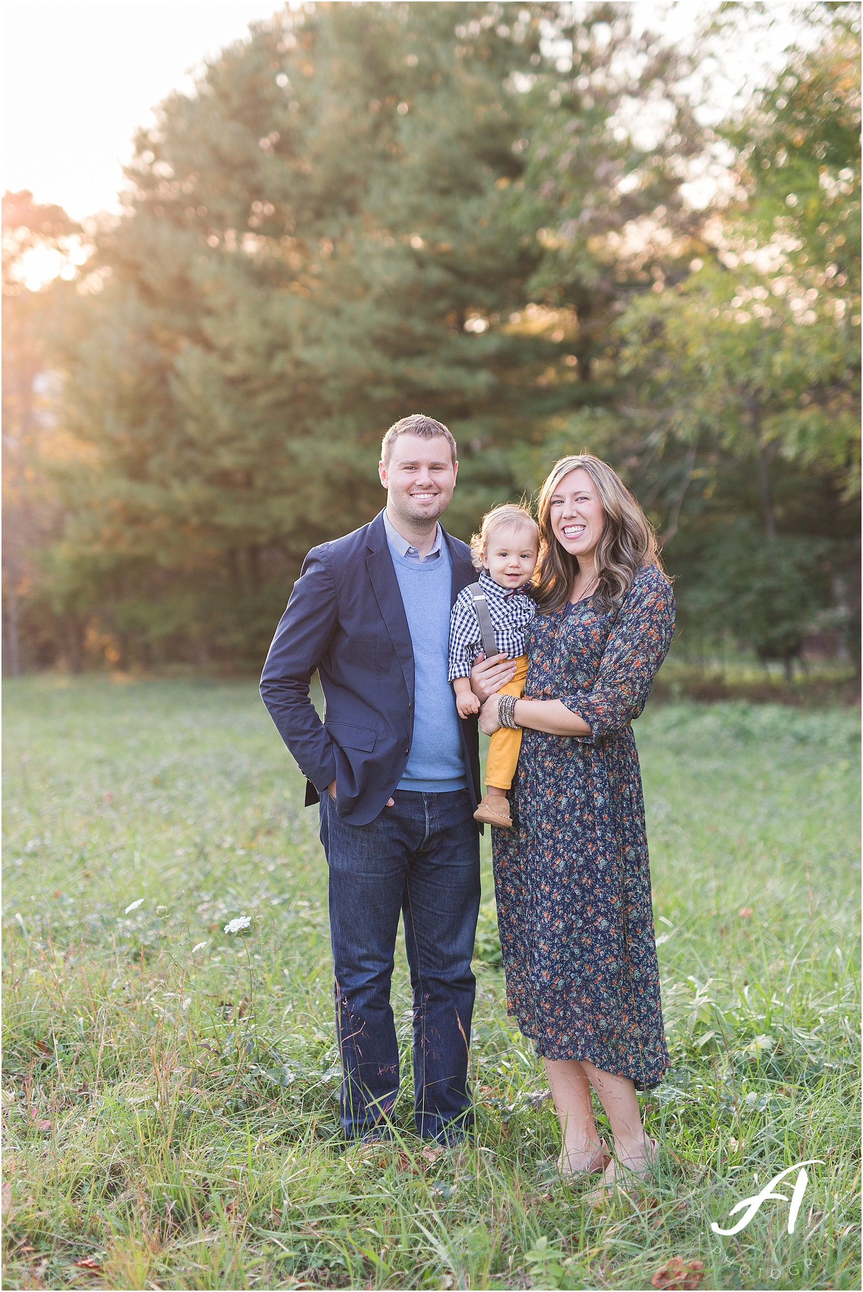 Lynchburg, Virginia Wedding and Family Photographer || Fall family photos in Central Virginia || www.ashleyeiban.com