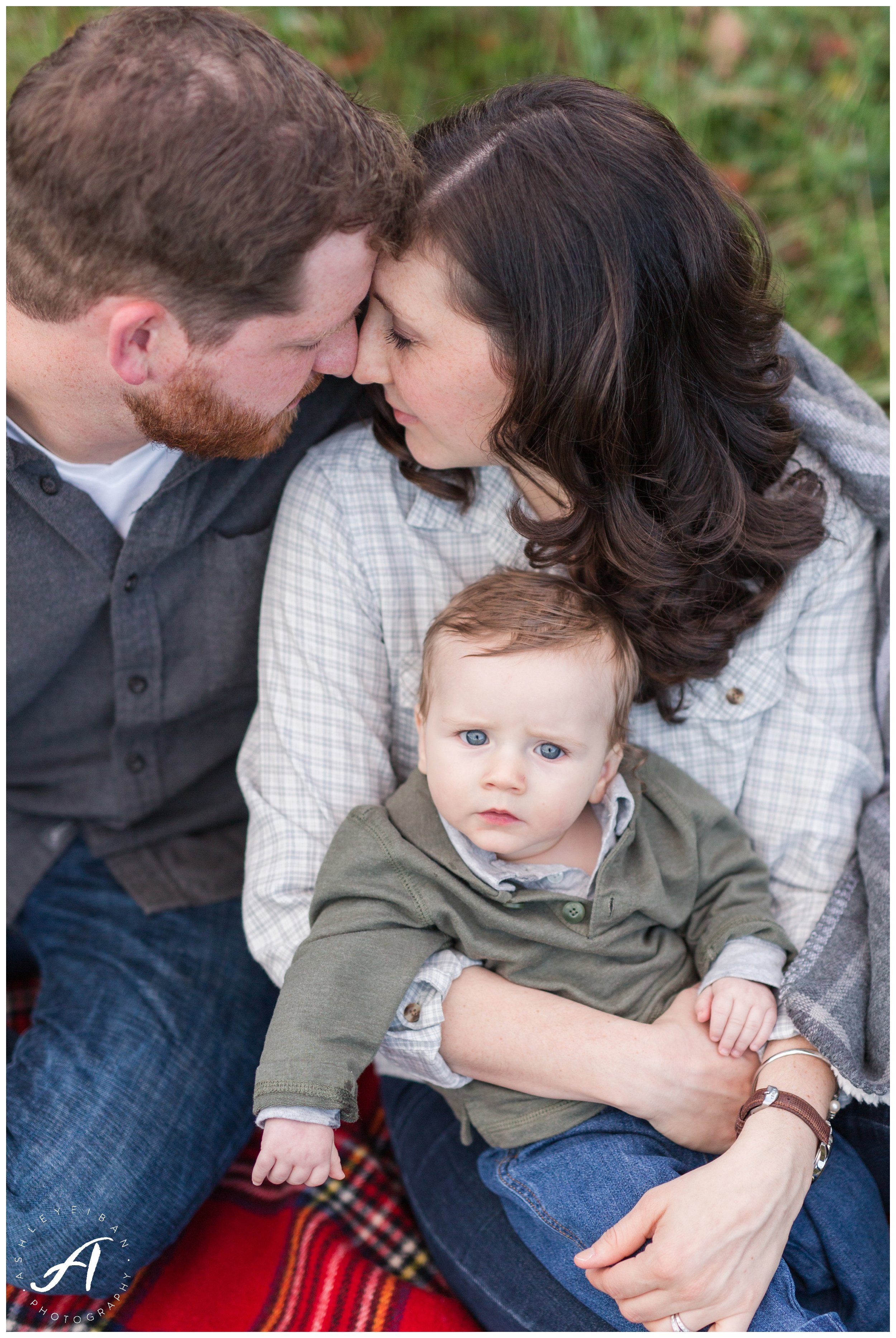 Lynchburg and Charlottesville Wedding and Portrait Photographer || Fall Family Photos by Ashley Eiban Photography || www.ashleyeiban.com