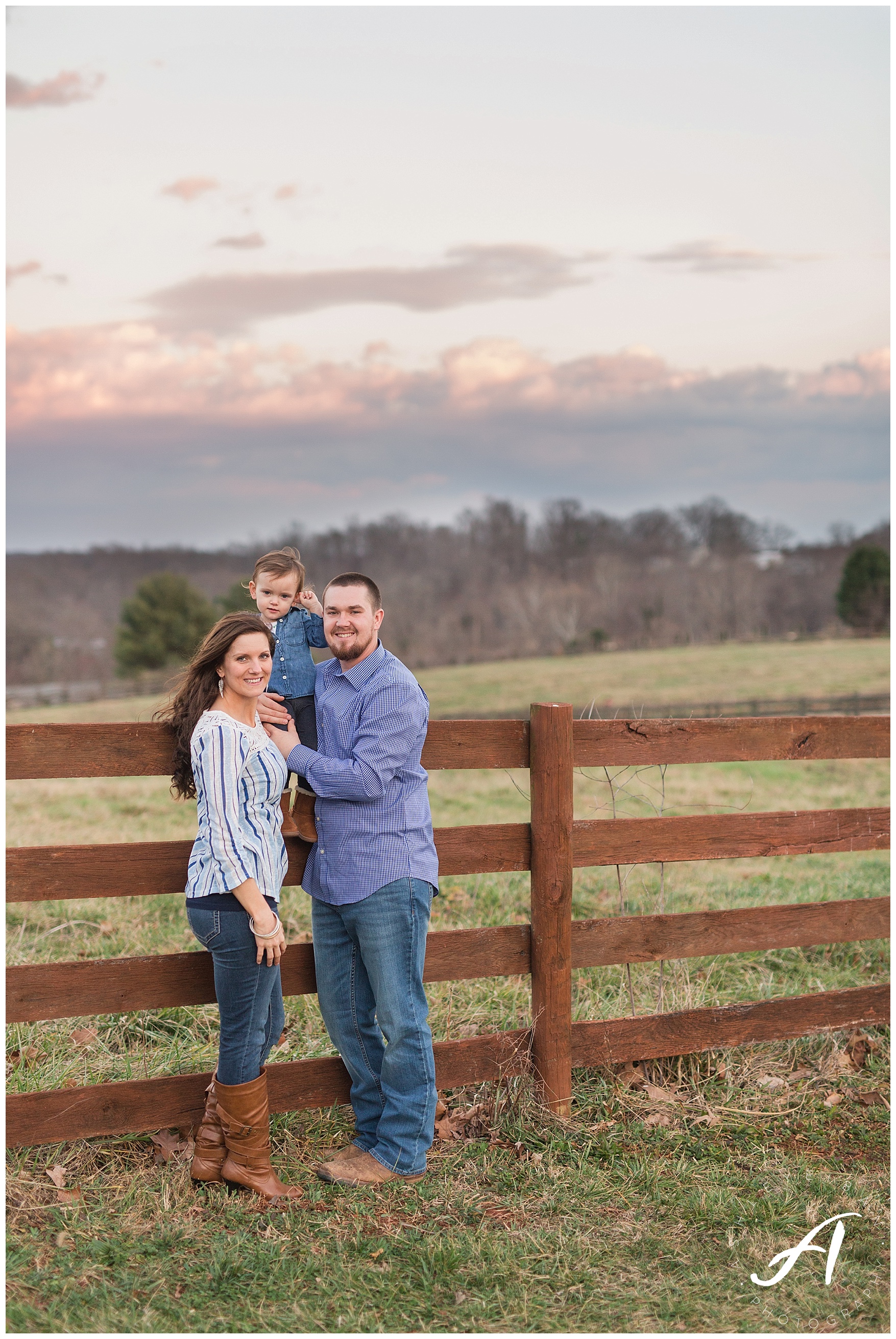 Lynchburg Virginia Wedding and Engagement Session || Charlottesville Wedding Photographer || Ashley Eiban Photography || www.ashleyeiban.com