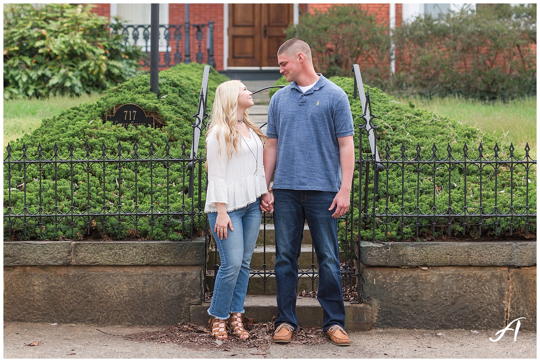 Charlottesville and Lynchburg Spring engagement session || Central VA Wedding Photographer || www.ashleyeiban.com