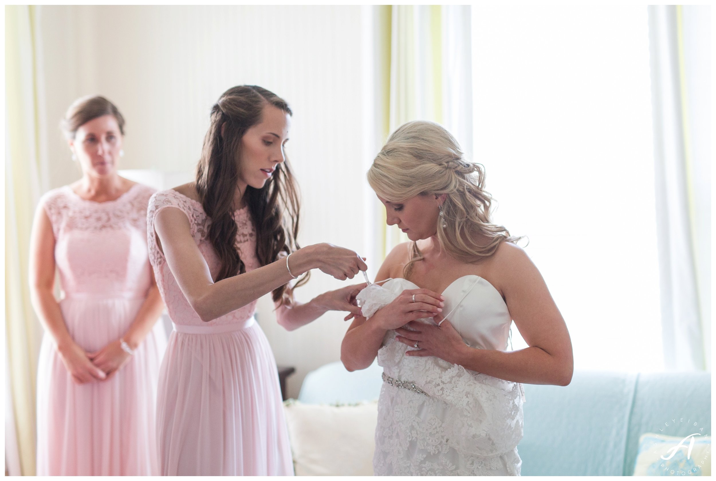 Spring Trivium Estate Wedding || blush and navy wedding || Ashley Eiban Photography || www.ashleyeiban.com