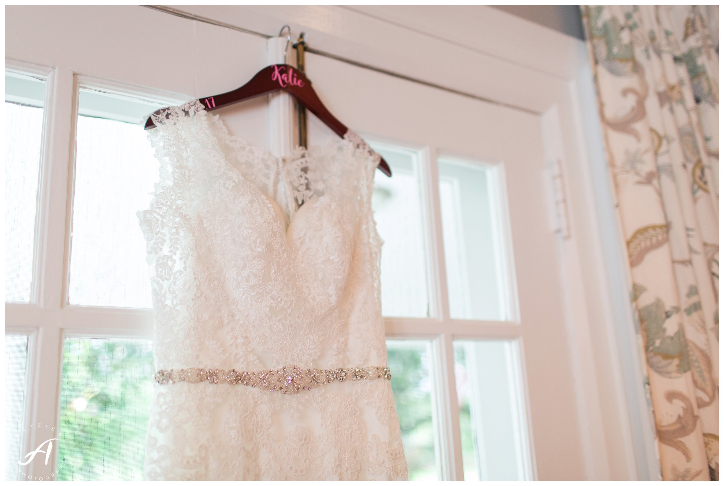 Spring Trivium Estate Wedding || blush and navy wedding || Ashley Eiban Photography || www.ashleyeiban.com
