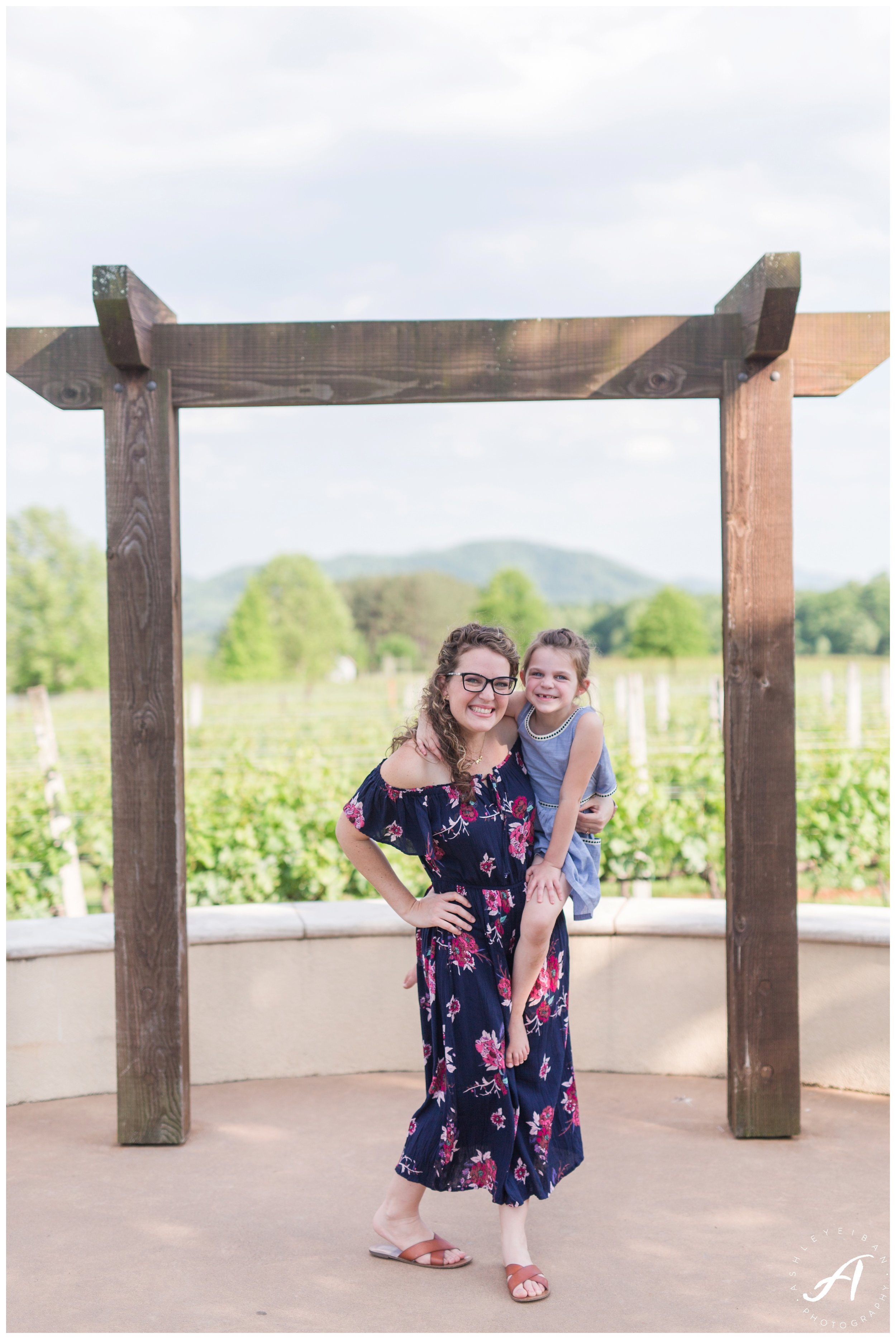 Lynchburg Virginia Wedding Photographer || Ashley Eiban Photography || www.ashleyeiban.com
