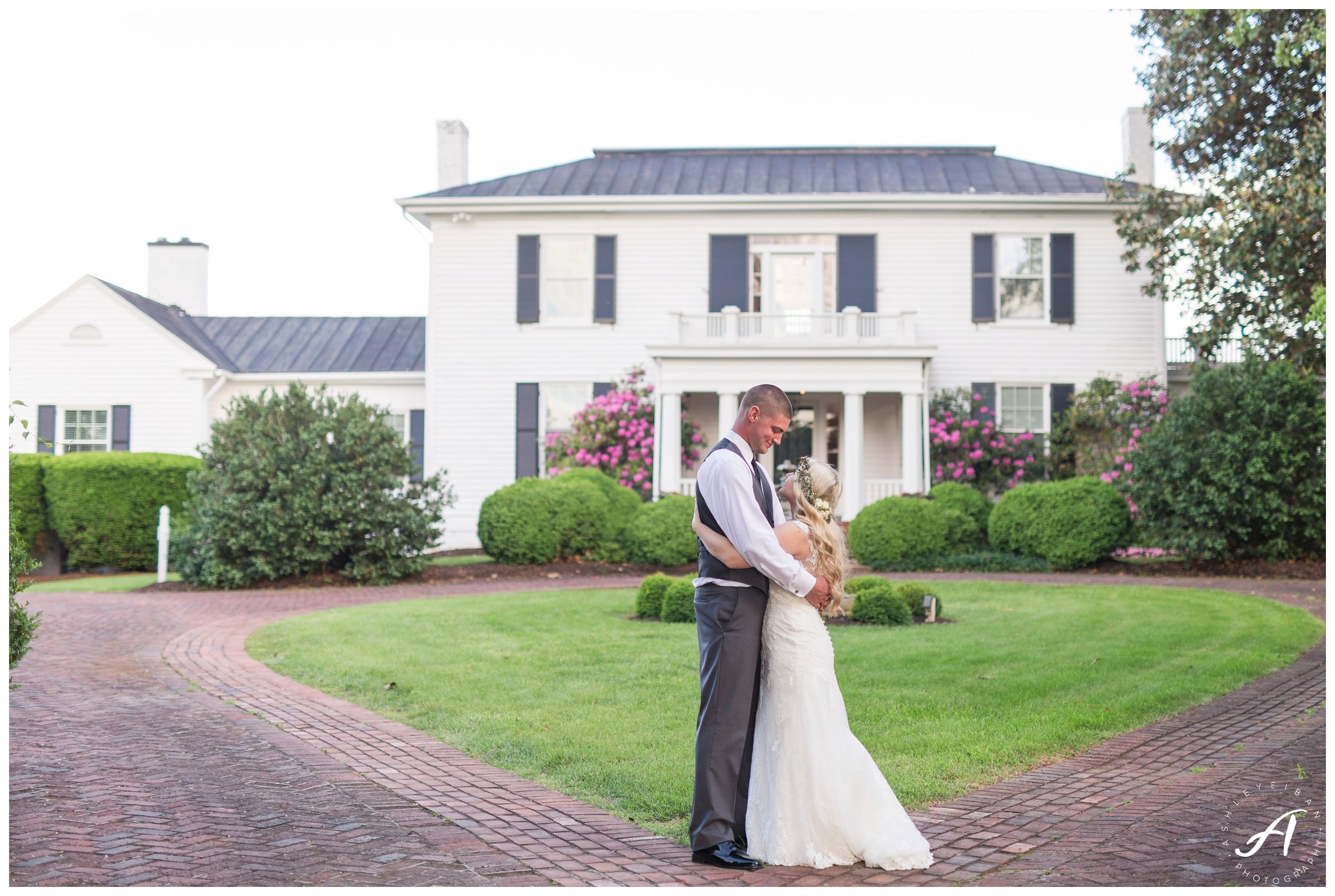 Garden Wedding at The Trivium Estate in Forest Virginia || Wedding Photographer in Charlottesville and Lynchburg VA || www.ashleyeiban.com