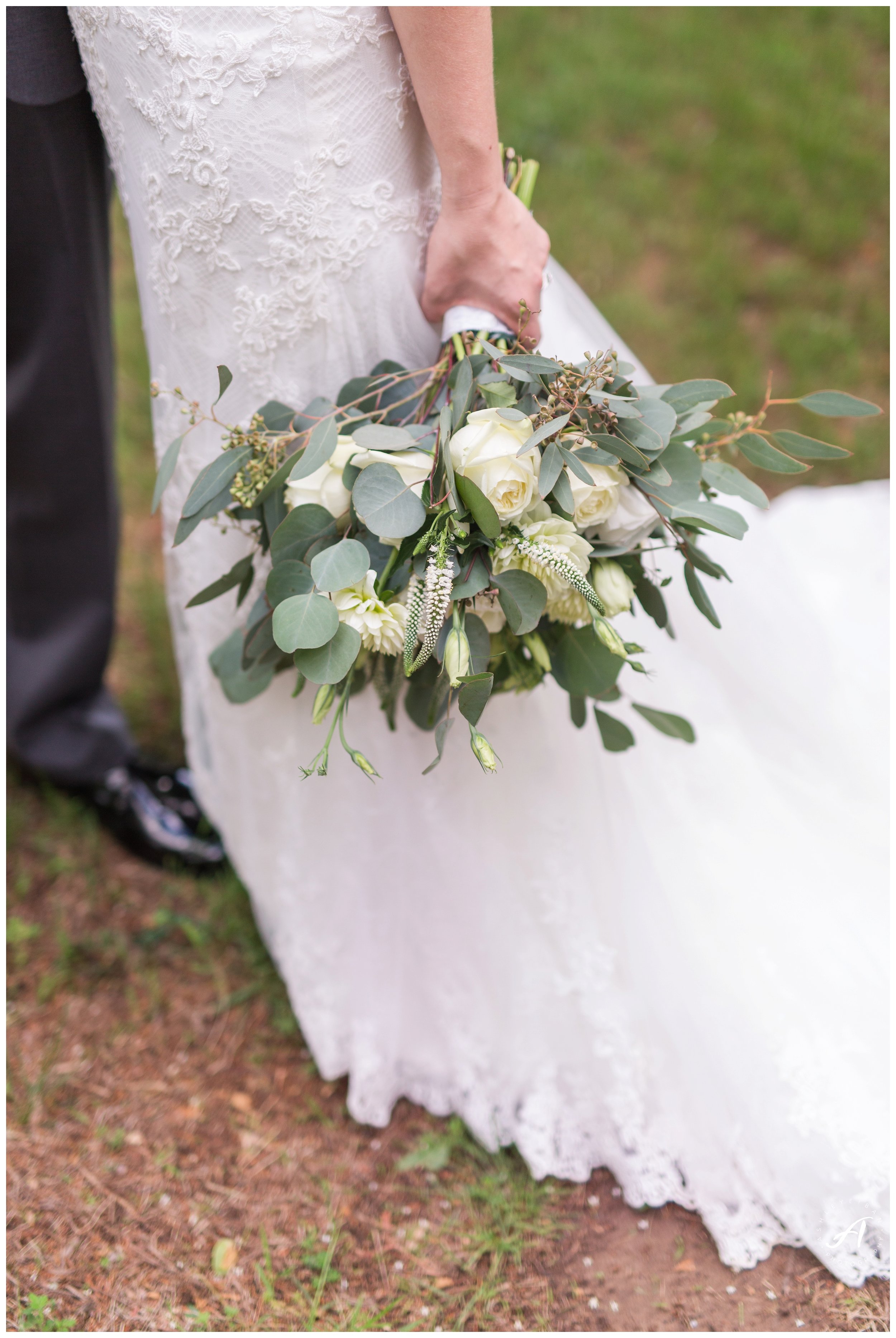 Garden Wedding at The Trivium Estate in Forest Virginia || Wedding Photographer in Charlottesville and Lynchburg VA || www.ashleyeiban.com