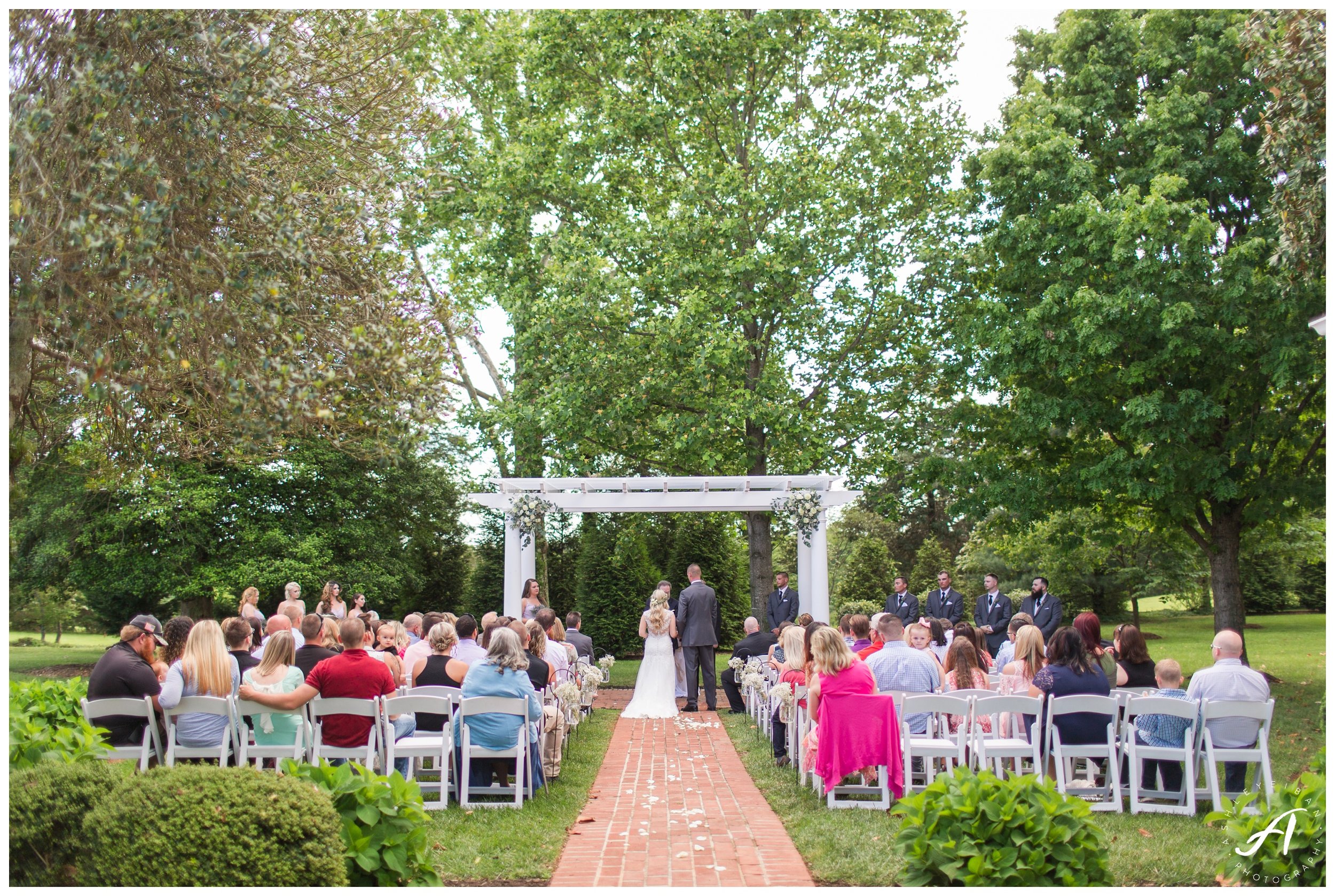 Garden Wedding at The Trivium Estate in Forest Virginia || Wedding Photographer in Charlottesville and Lynchburg VA || www.ashleyeiban.com