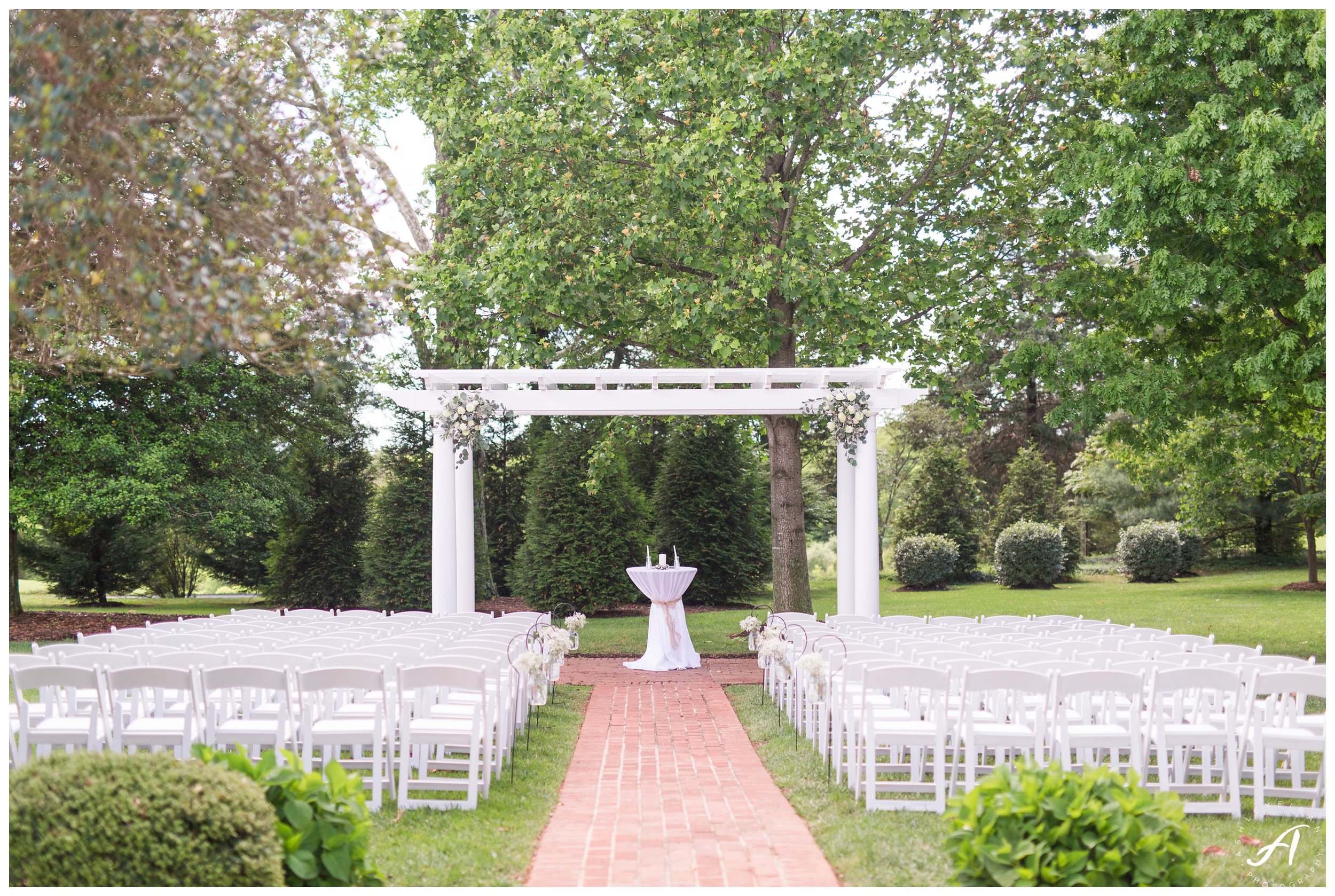 Garden Wedding at The Trivium Estate in Forest Virginia || Wedding Photographer in Charlottesville and Lynchburg VA || www.ashleyeiban.com
