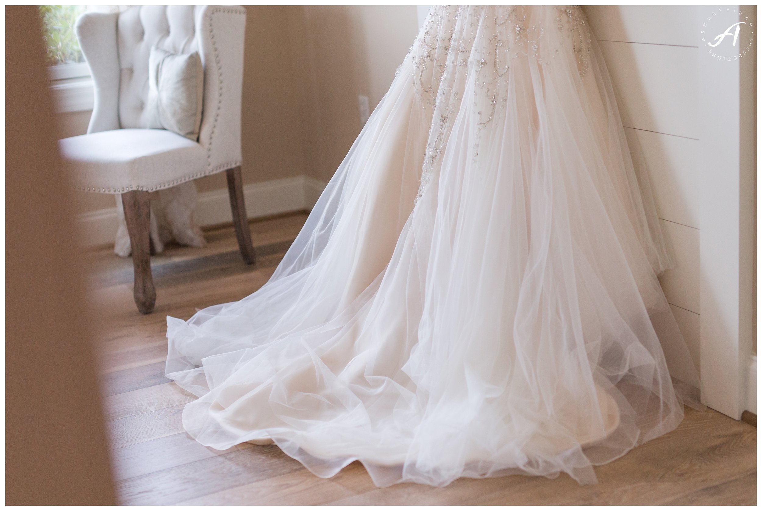 Mountain View Wedding at Sierra Vista in Central Virginia || Ashley Eiban Photography || www.ashleyeiban.com