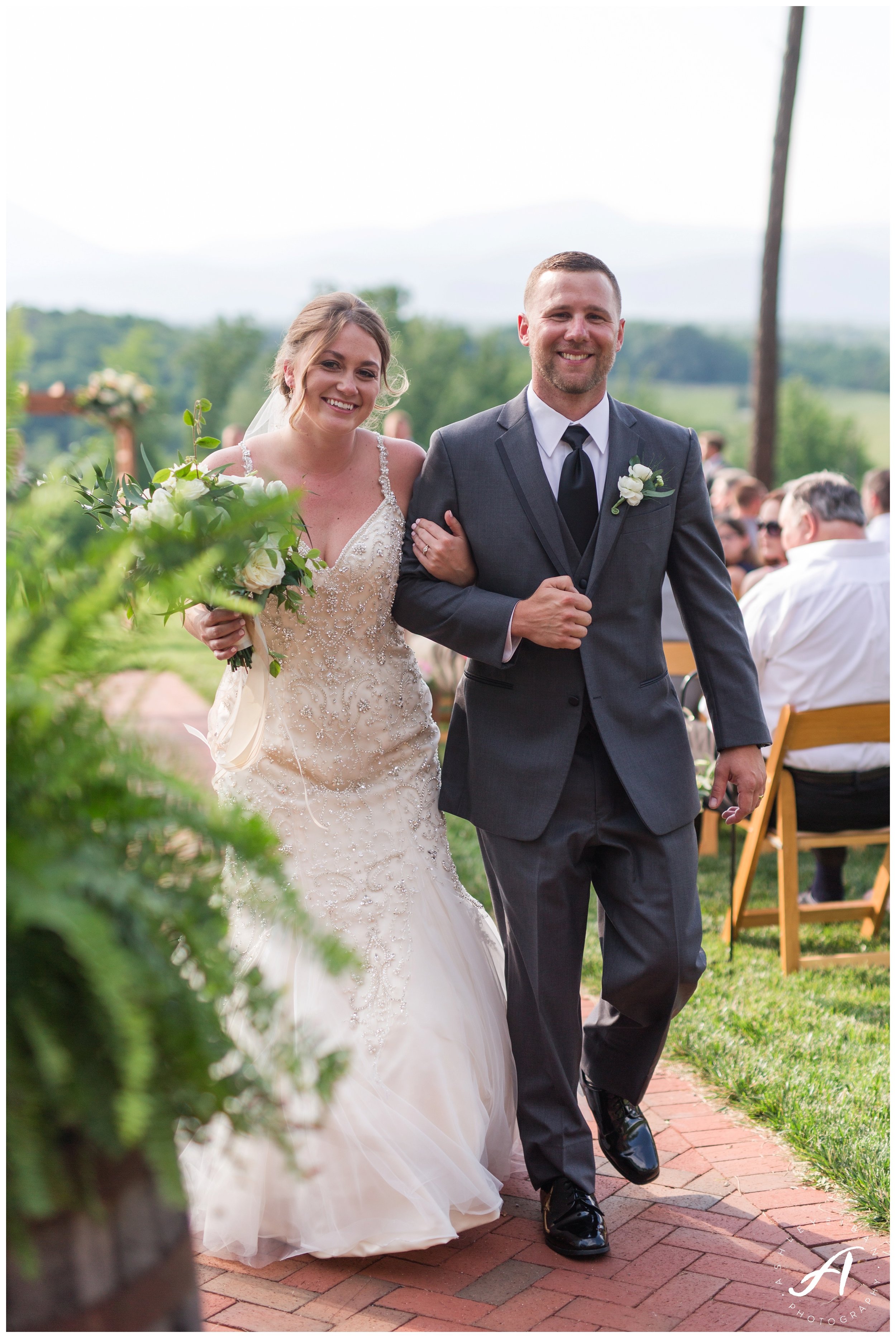 Mountain View Wedding at Sierra Vista in Central Virginia || Ashley Eiban Photography || www.ashleyeiban.com