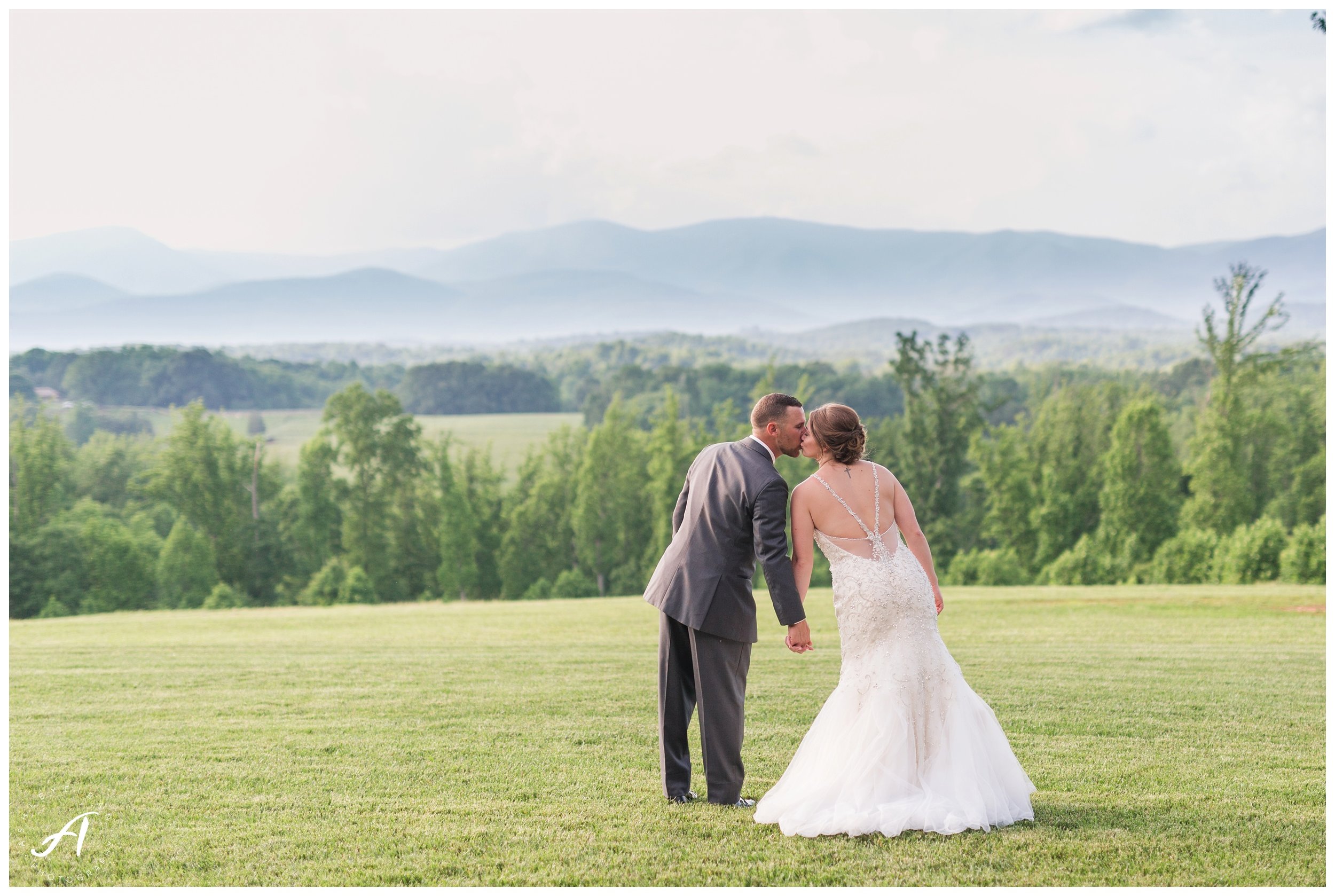 Mountain View Wedding at Sierra Vista in Central Virginia || Ashley Eiban Photography || www.ashleyeiban.com