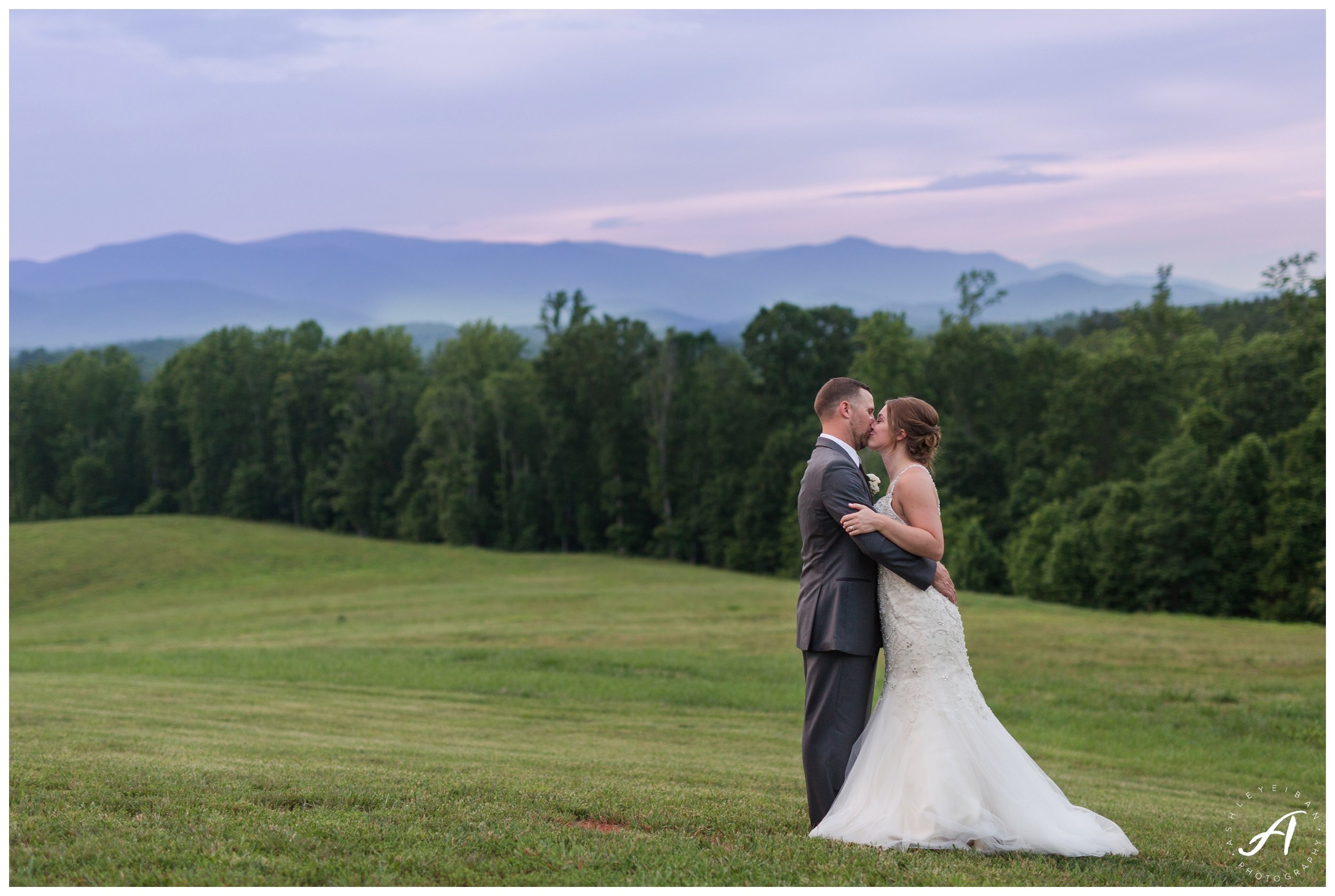 Mountain View Wedding at Sierra Vista in Central Virginia || Ashley Eiban Photography || www.ashleyeiban.com