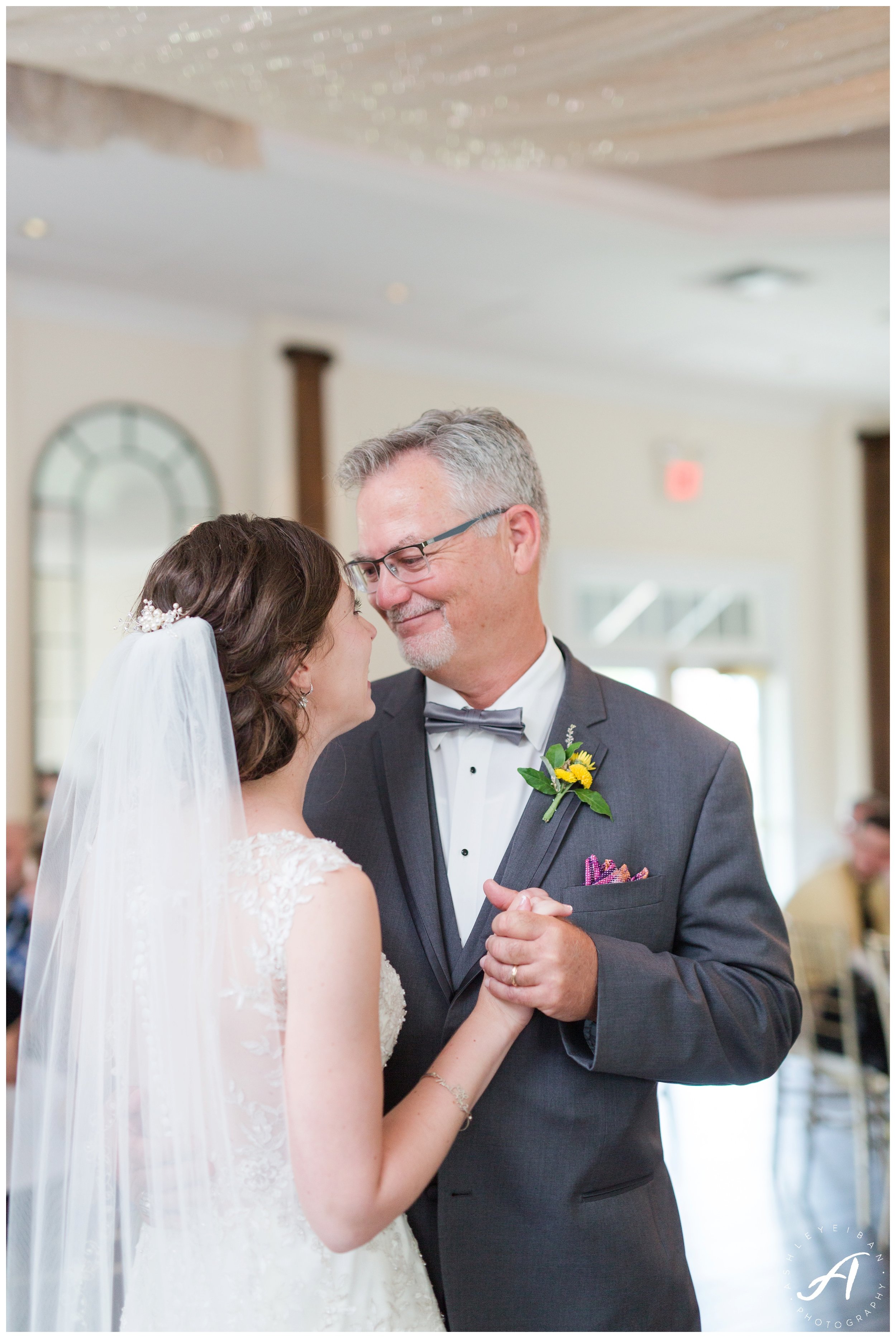 Charlottesville and Lynchburg Wedding Photographer || The Trivium Estate Wedding || www.ashleyeiban.com