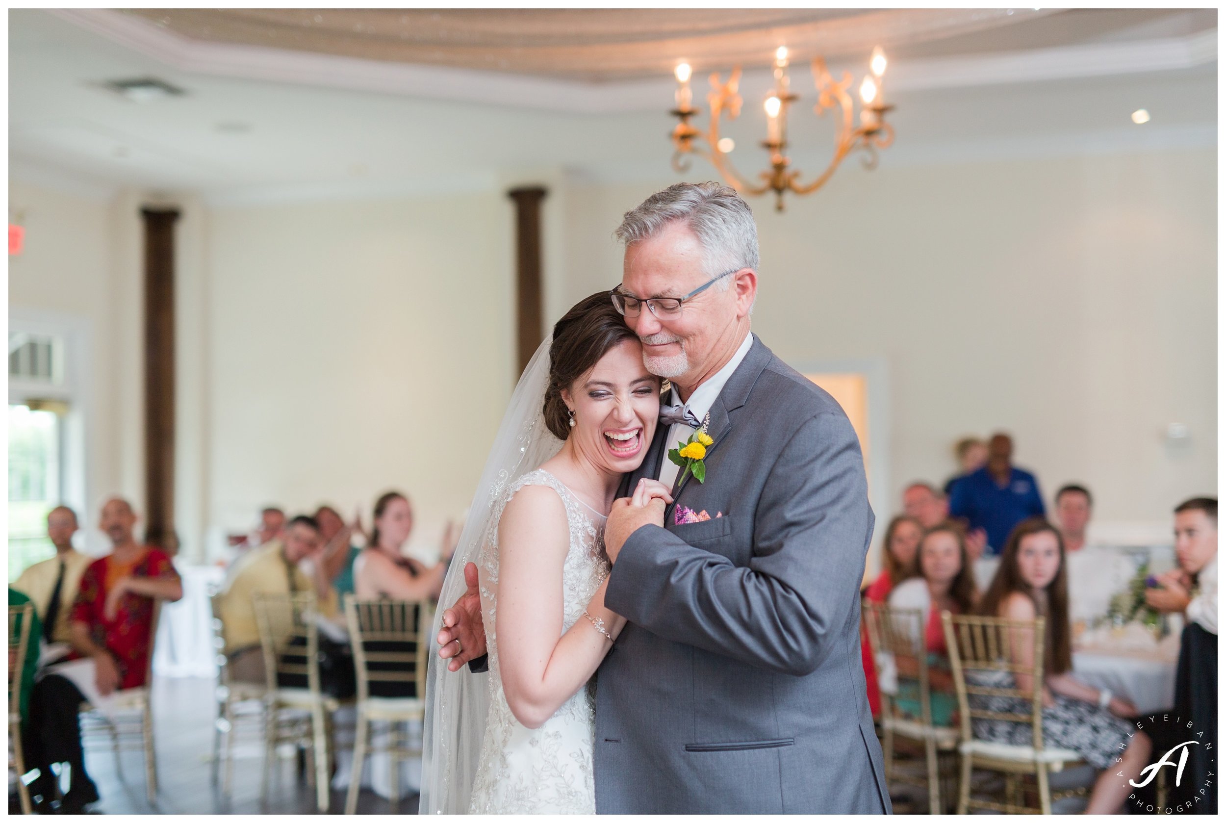 Charlottesville and Lynchburg Wedding Photographer || The Trivium Estate Wedding || www.ashleyeiban.com