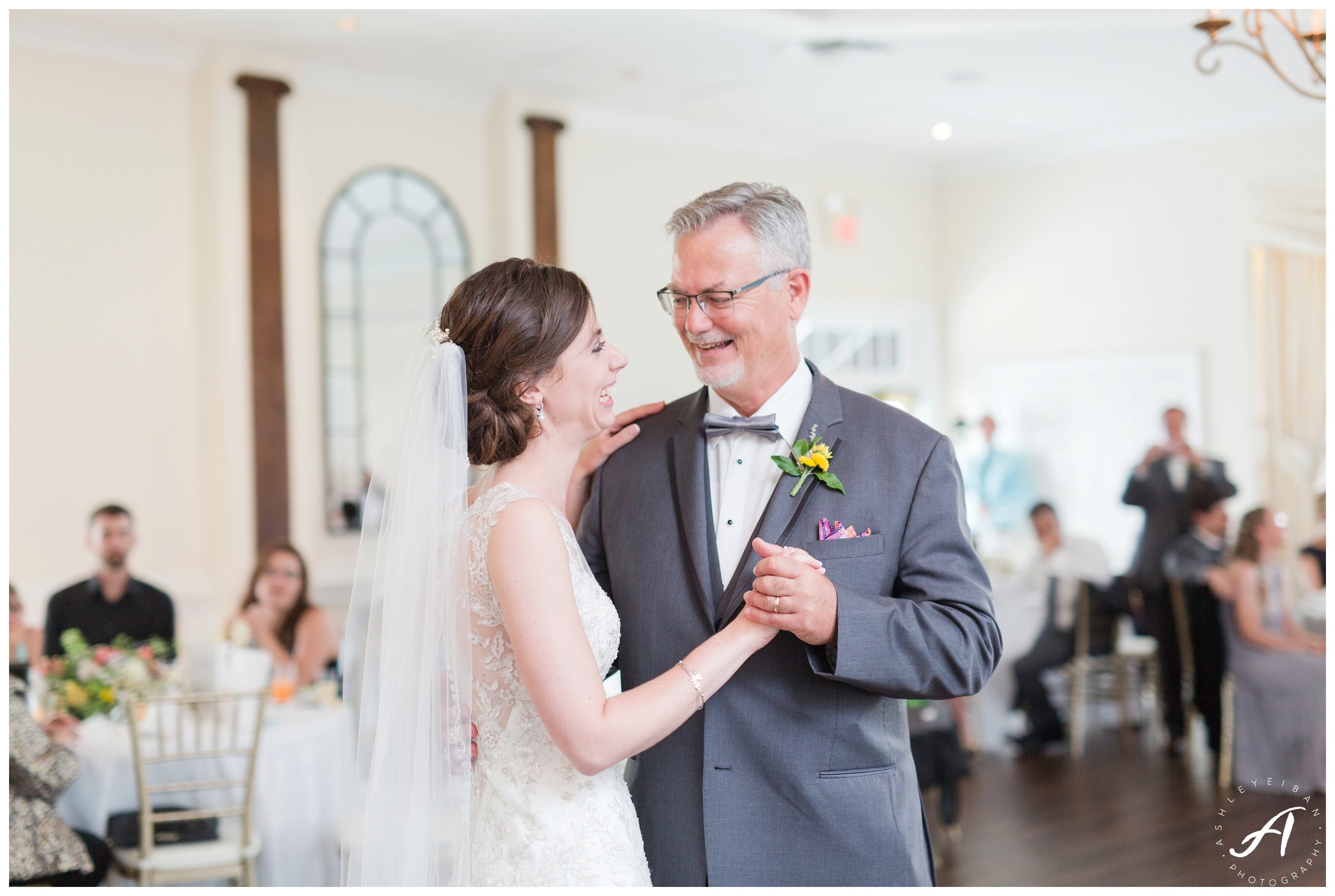 Charlottesville and Lynchburg Wedding Photographer || The Trivium Estate Wedding || www.ashleyeiban.com