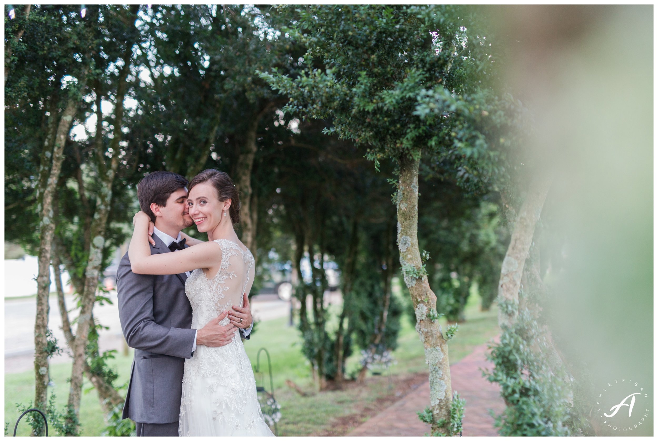 Charlottesville and Lynchburg Wedding Photographer || The Trivium Estate Wedding || www.ashleyeiban.com