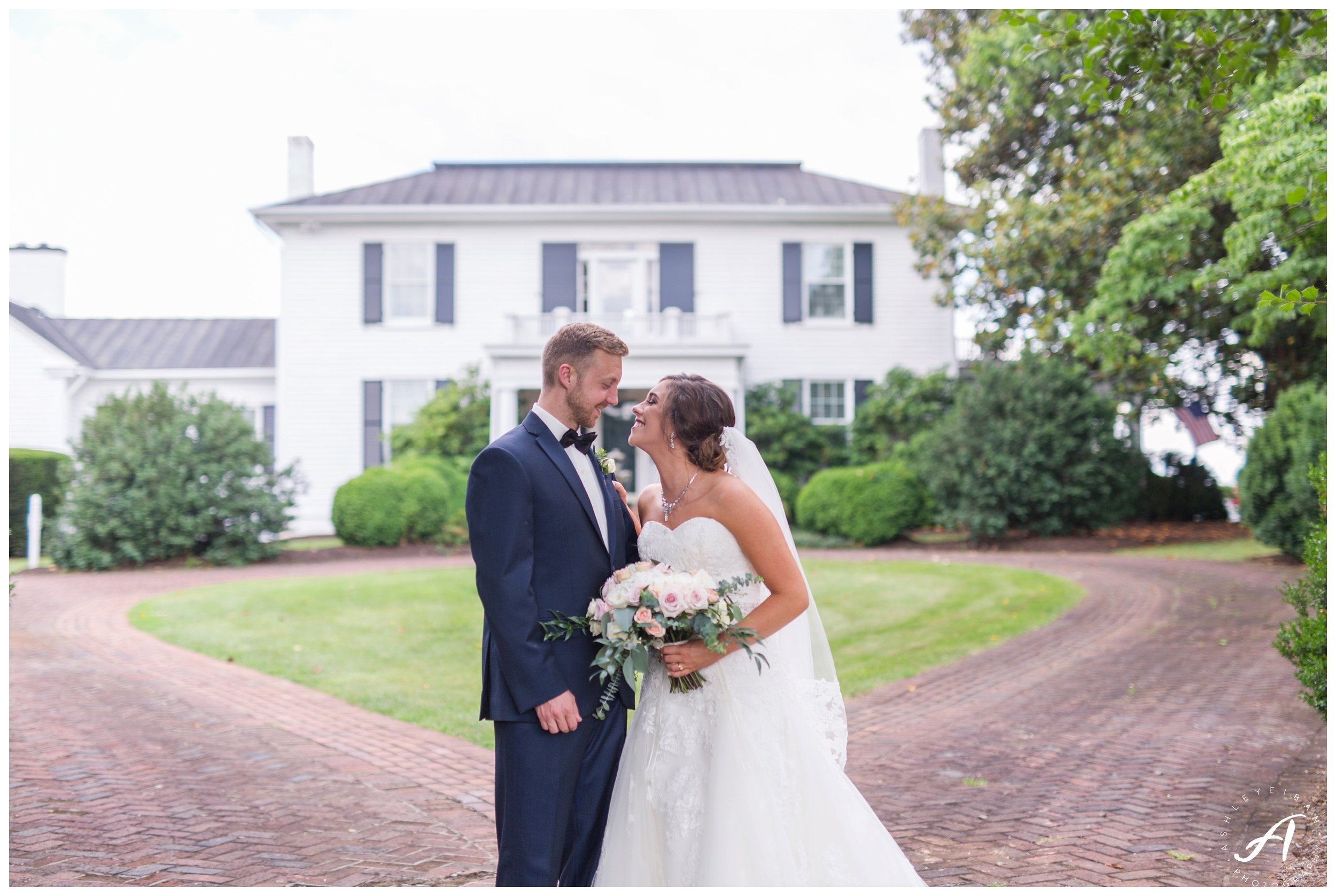 Charlottesville and Lynchburg Wedding Photography at The Trivium Estate || www.ashleyeiban.com