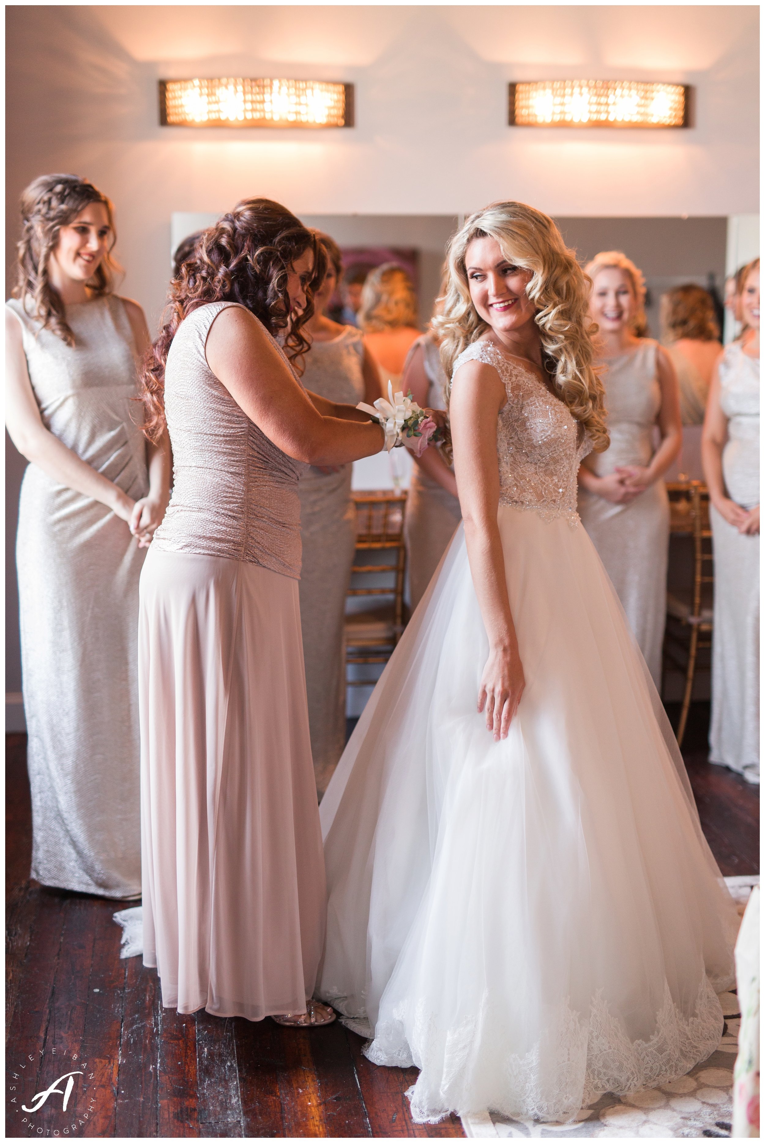 Downtown Lynchburg wedding at Tresca on 8th || Ashley Eiban Photography || www.ashleyeiban.com