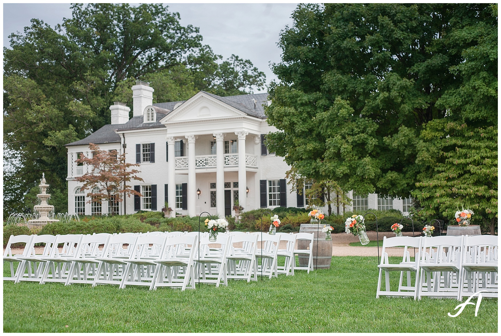 Keswick Vineyard Wedding Photographer || Charlottesville Winery Wedding Photographer || Central Virginia Fall Wedding || www.ashleyeiban.com