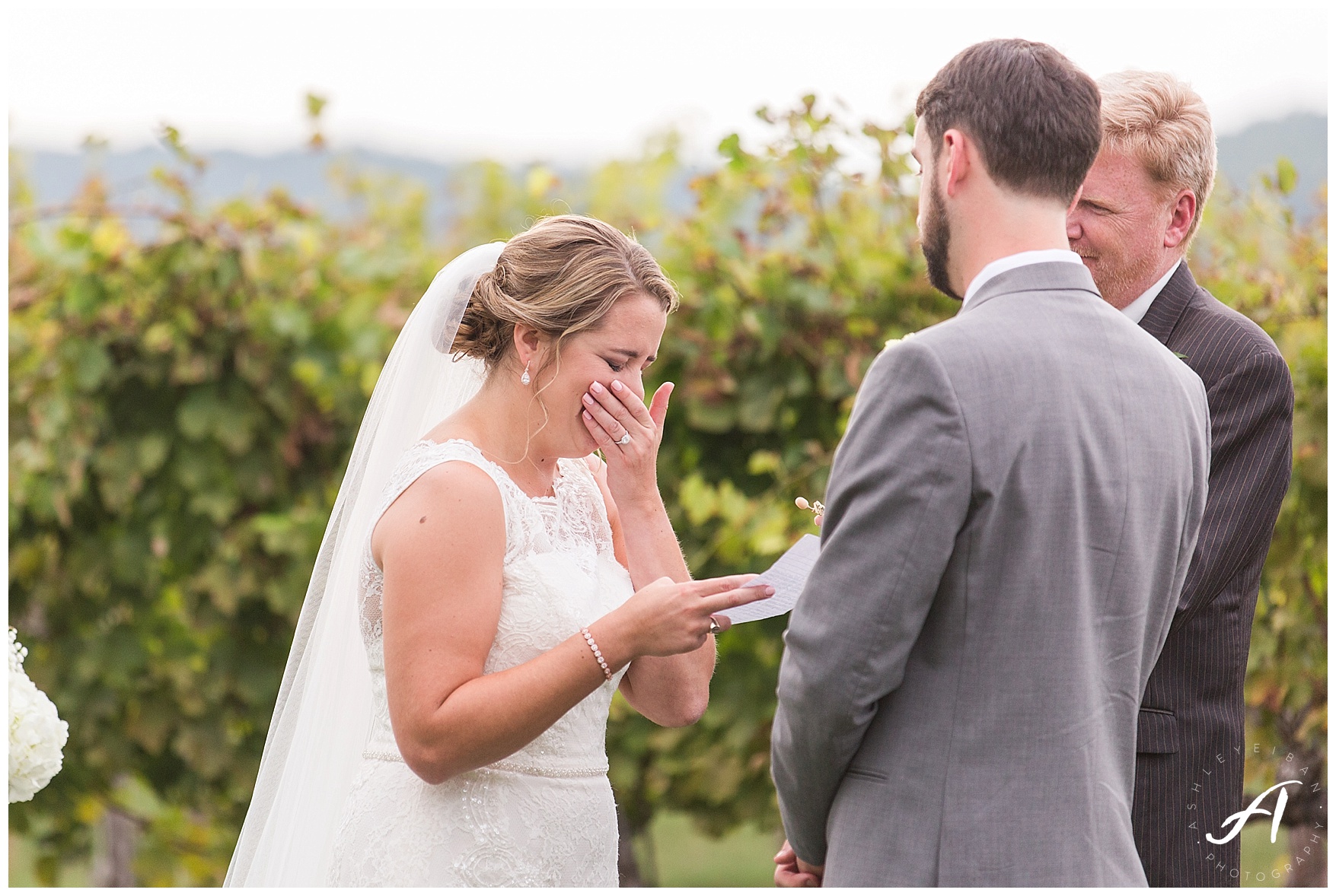 Keswick Vineyard Wedding Photographer || Charlottesville Winery Wedding Photographer || Central Virginia Fall Wedding || www.ashleyeiban.com