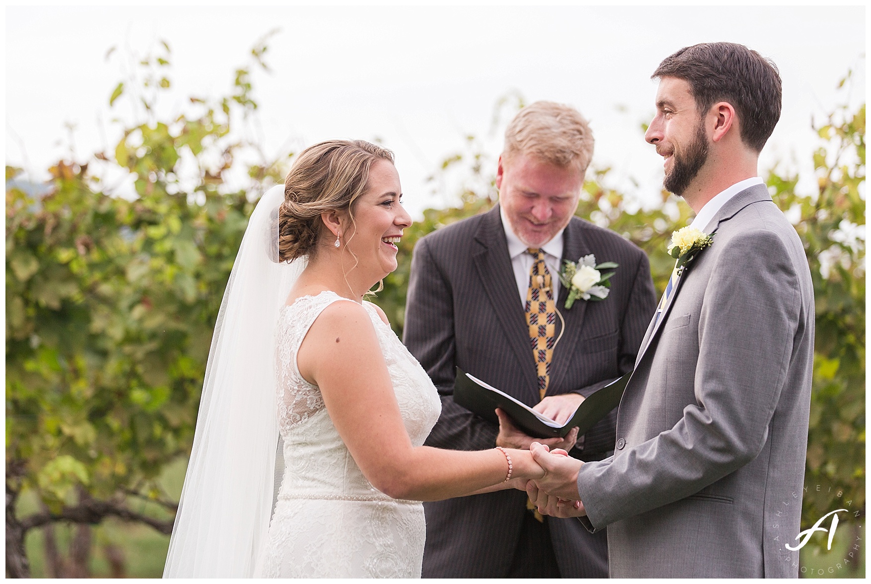 Keswick Vineyard Wedding Photographer || Charlottesville Winery Wedding Photographer || Central Virginia Fall Wedding || www.ashleyeiban.com