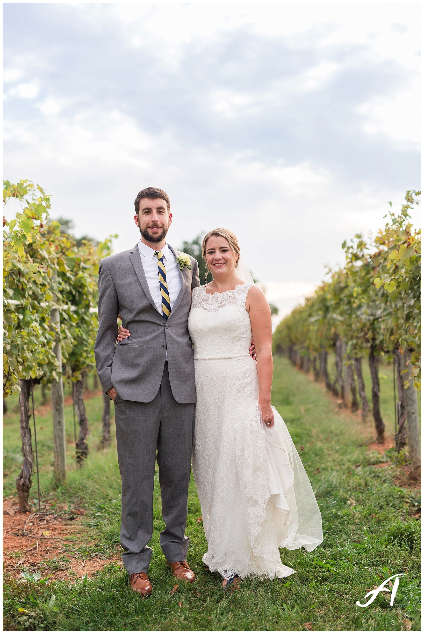 Keswick Vineyard Wedding Photographer || Charlottesville Winery Wedding Photographer || Central Virginia Fall Wedding || www.ashleyeiban.com