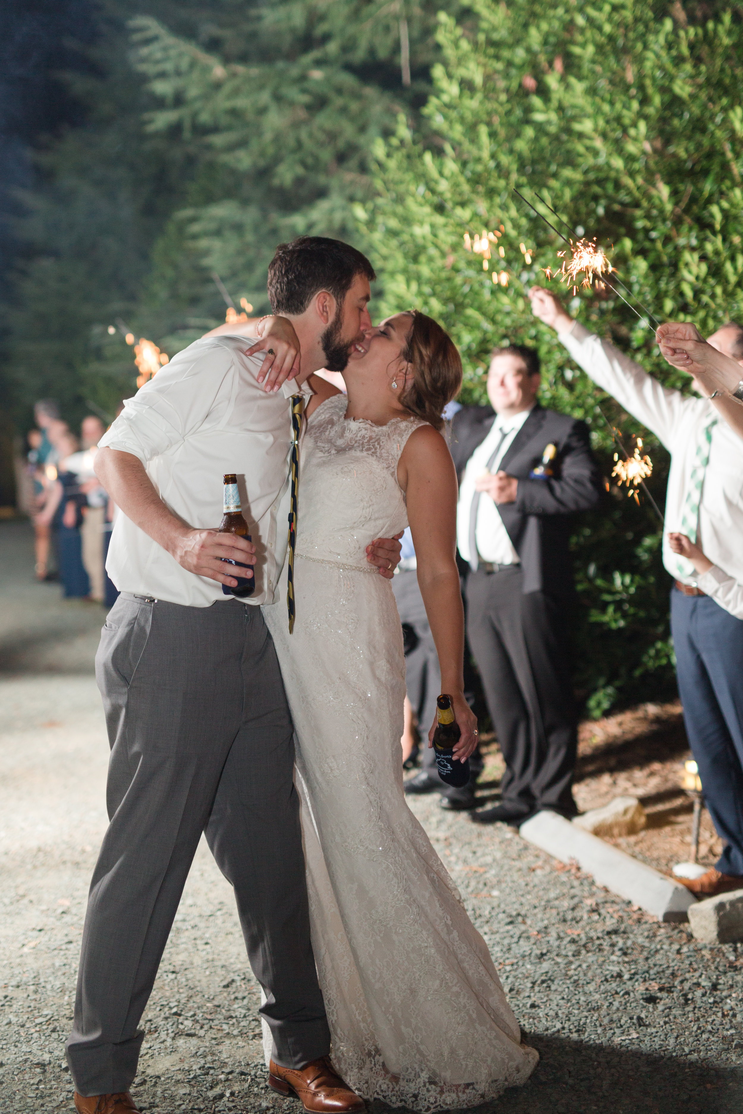 Keswick Vineyard Wedding Photographer || Charlottesville Winery Wedding Photographer || Central Virginia Fall Wedding || www.ashleyeiban.com