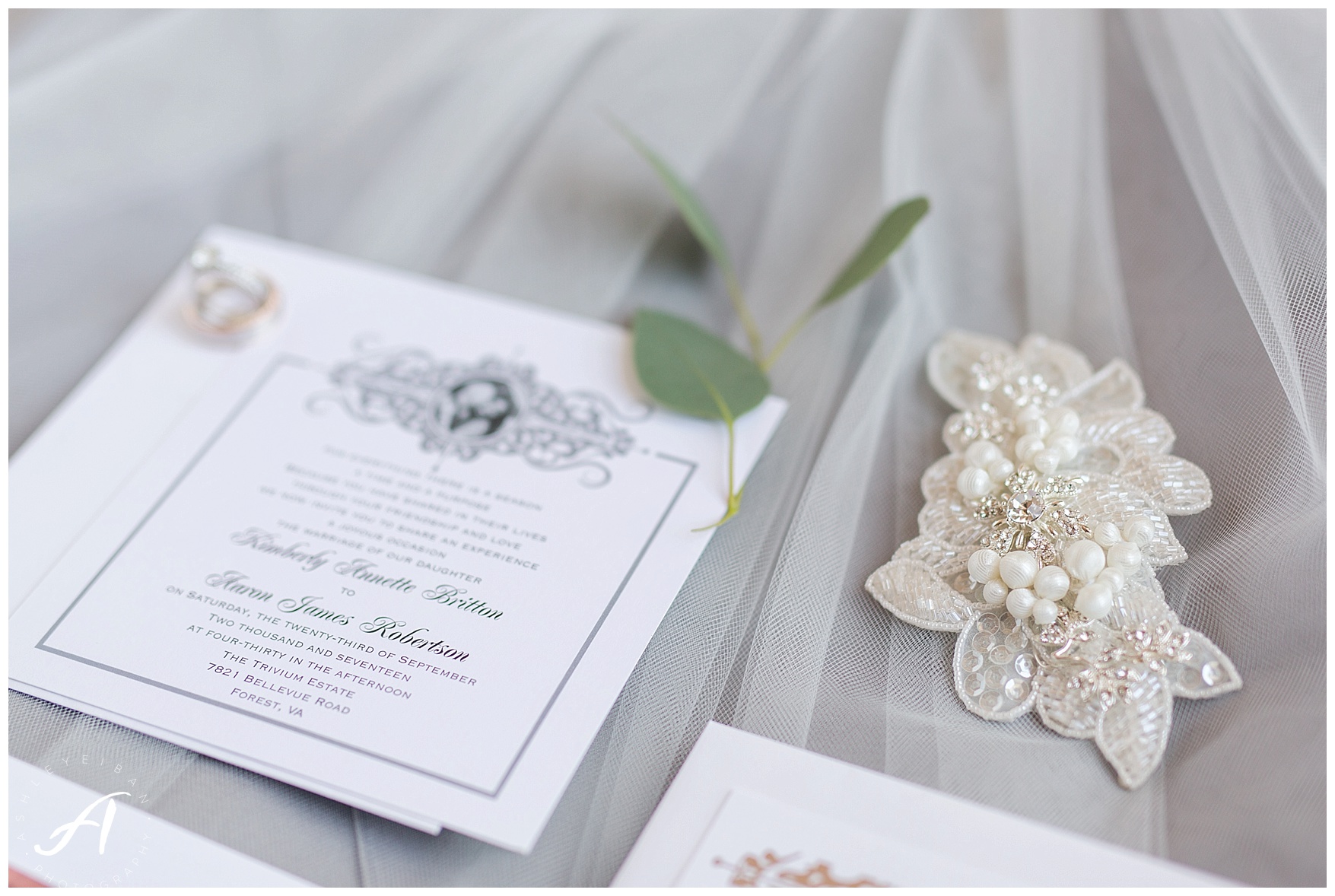Trivium Estate Wedding || Charlottesville and Lynchburg Wedding Photographer || www.ashleyeiban.com