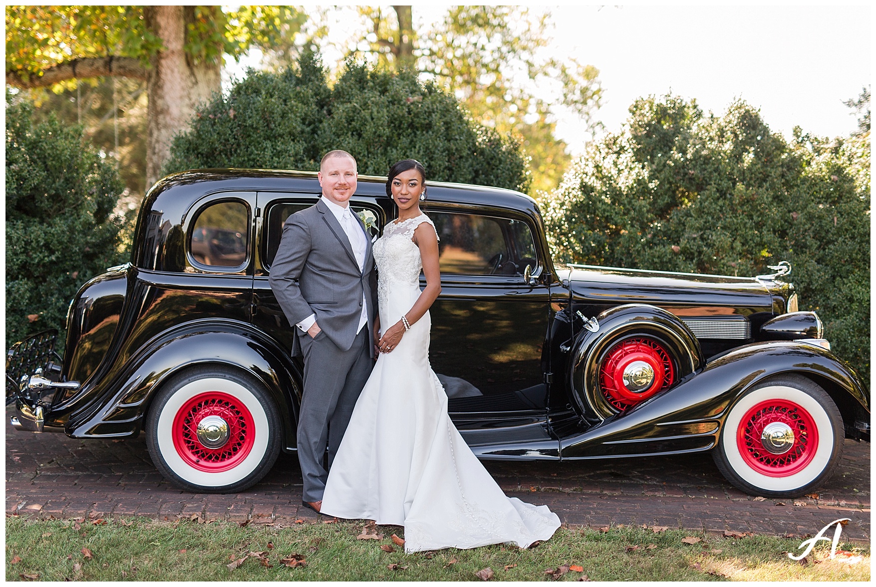 Trivium Estate Wedding || Charlottesville and Lynchburg Wedding Photographer || www.ashleyeiban.com