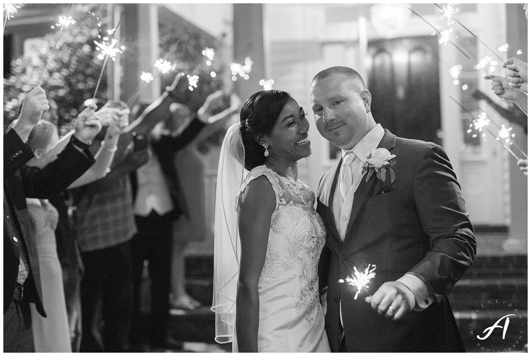 Trivium Estate Wedding || Charlottesville and Lynchburg Wedding Photographer || www.ashleyeiban.com