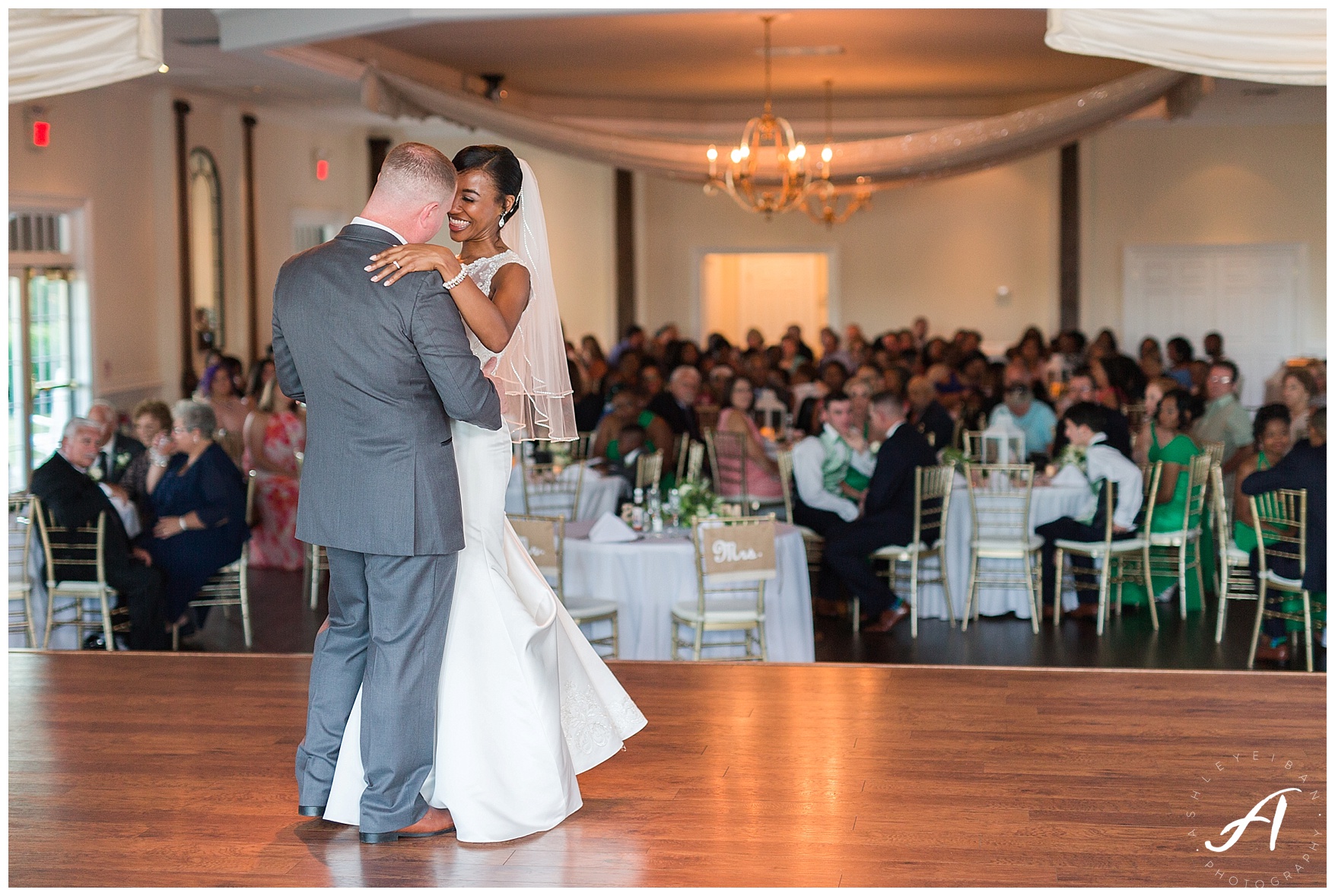 Trivium Estate Wedding || Charlottesville and Lynchburg Wedding Photographer || www.ashleyeiban.com