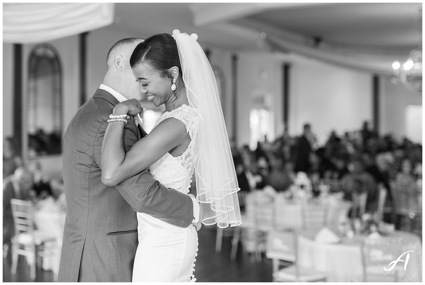 Trivium Estate Wedding || Charlottesville and Lynchburg Wedding Photographer || www.ashleyeiban.com