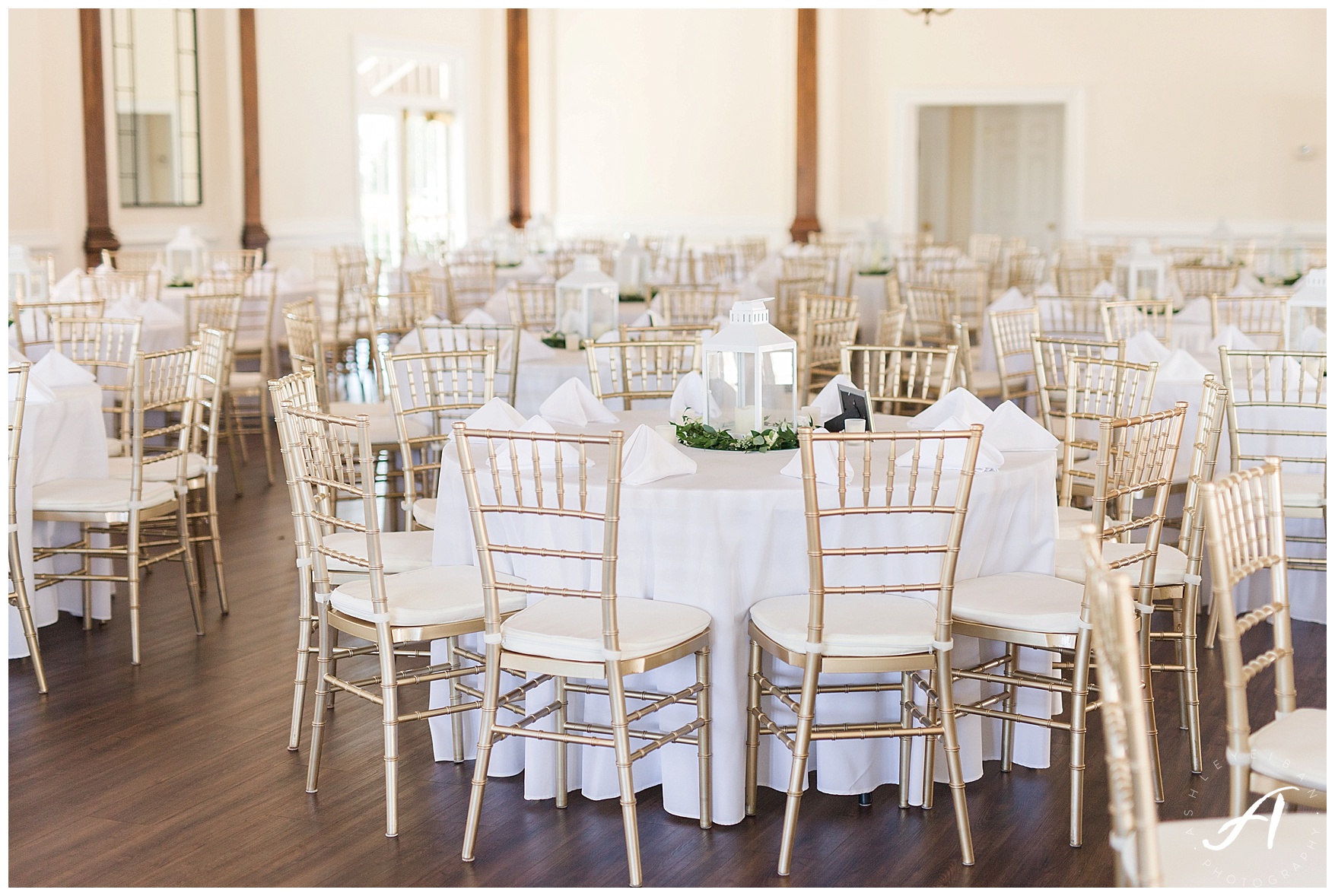 Trivium Estate Wedding || Charlottesville and Lynchburg Wedding Photographer || www.ashleyeiban.com