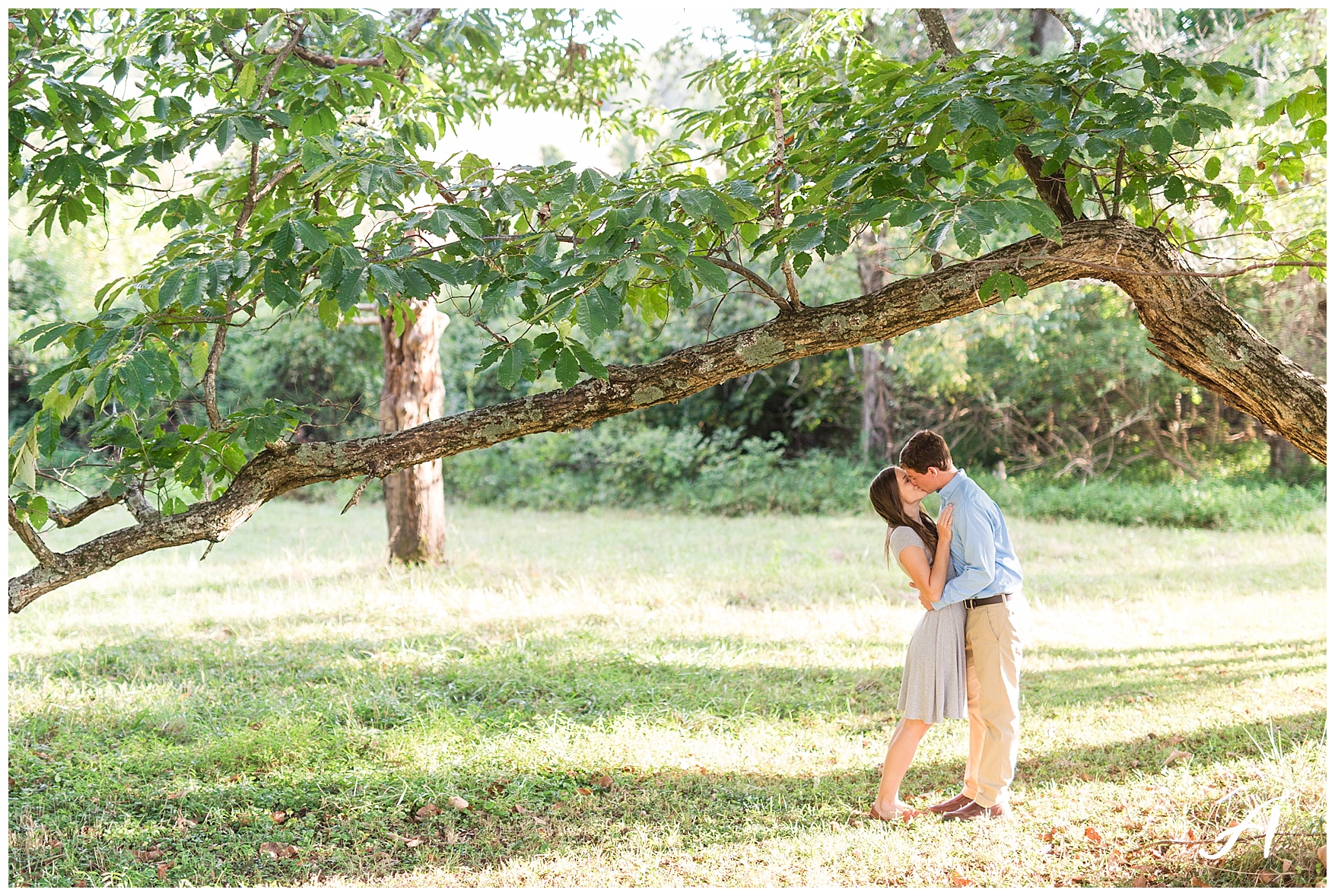 Lynchburg and Charlottesville Wedding and Engagement Photographer || Sweet Briar College Engagement || www.ashleyeiban.com