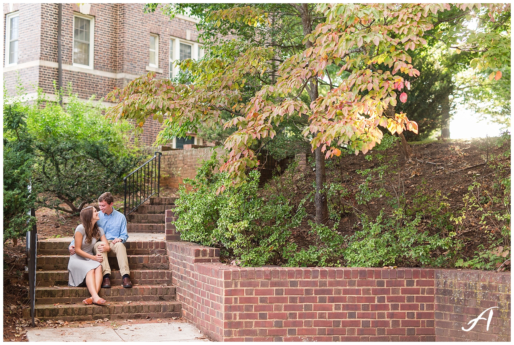 Lynchburg and Charlottesville Wedding and Engagement Photographer || Sweet Briar College Engagement || www.ashleyeiban.com