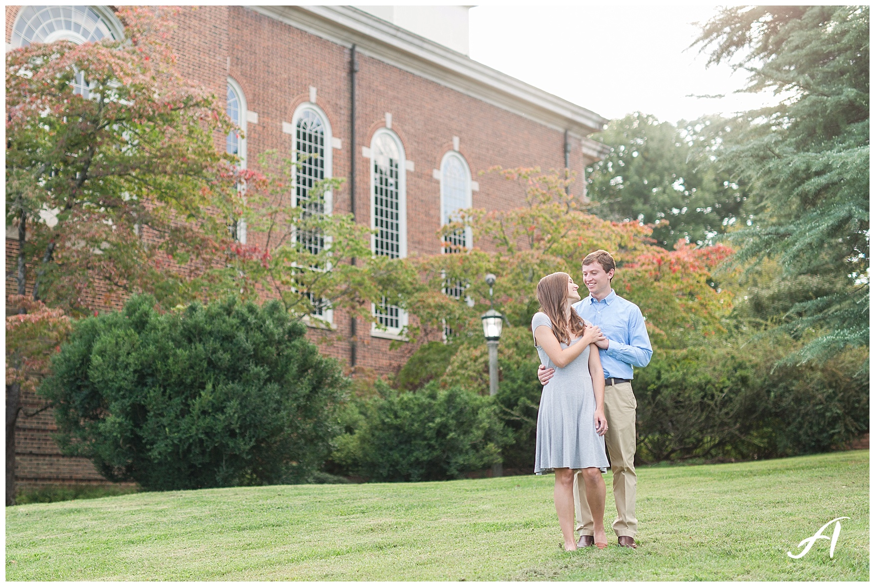 Lynchburg and Charlottesville Wedding and Engagement Photographer || Sweet Briar College Engagement || www.ashleyeiban.com