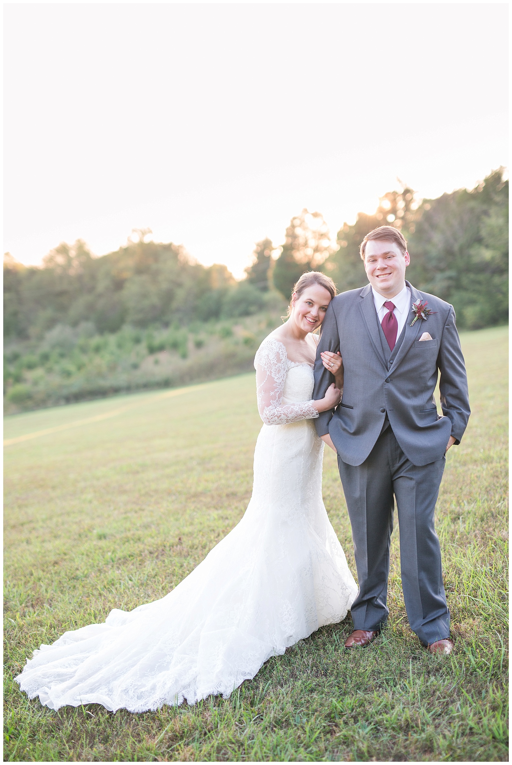 Charlottesville and Lynchburg Wedding Photographer || Fall Trivium Estate Wedding || Ashley Eiban Photography || www.ashleyeiban.com