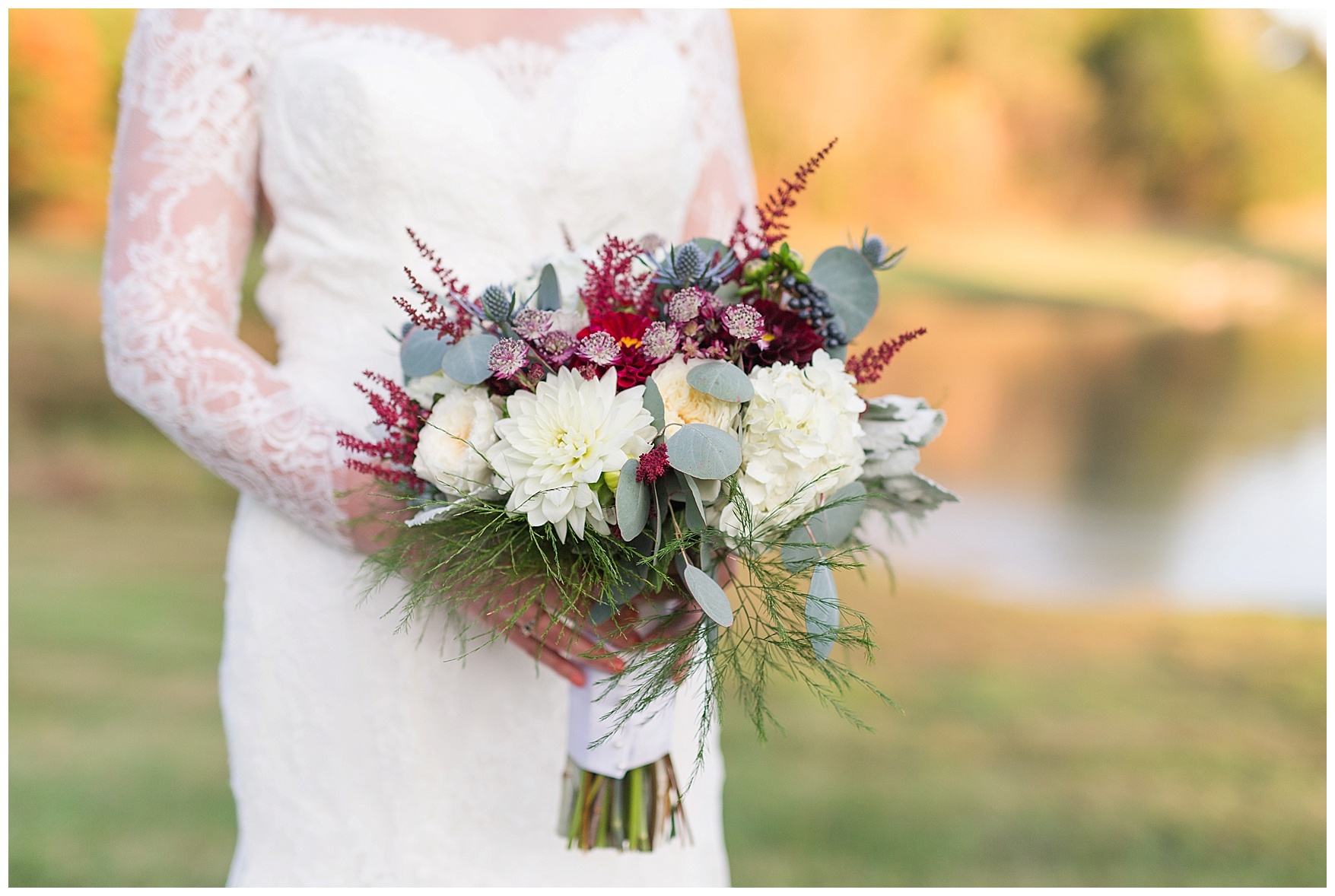 Charlottesville and Lynchburg Wedding Photographer || Fall Trivium Estate Wedding || Ashley Eiban Photography || www.ashleyeiban.com