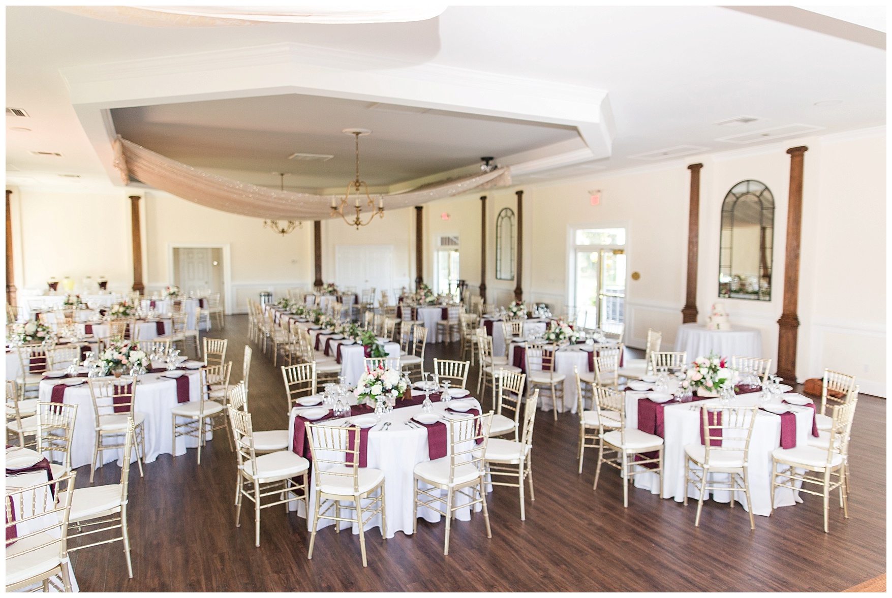 Charlottesville and Lynchburg Wedding Photographer || Fall Trivium Estate Wedding || Ashley Eiban Photography || www.ashleyeiban.com